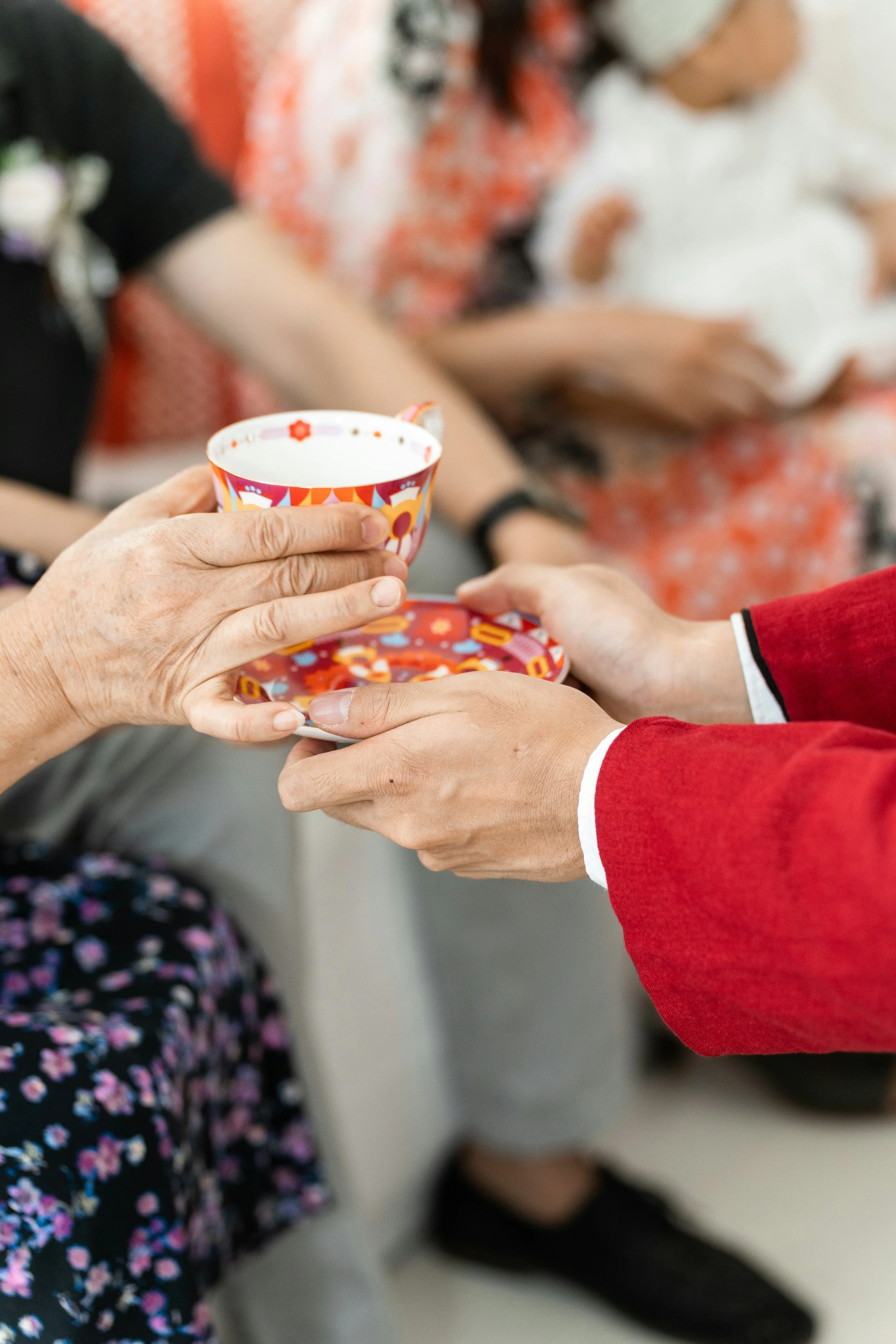 The Ultimate Gift Guide for Aging Parents: Practical, Thoughtful, and Meaningful Ideas