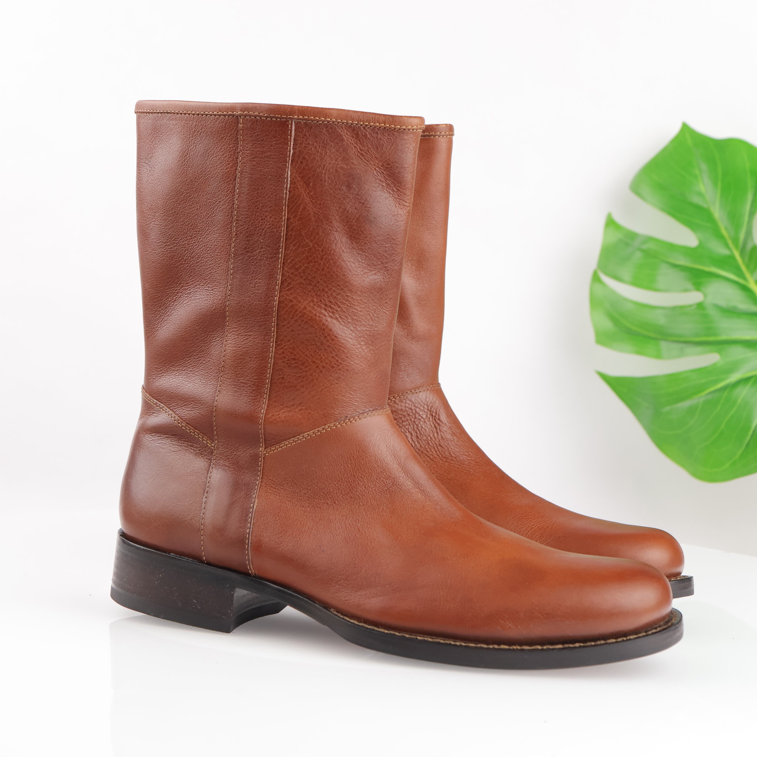 Brown leather mid boots. 
