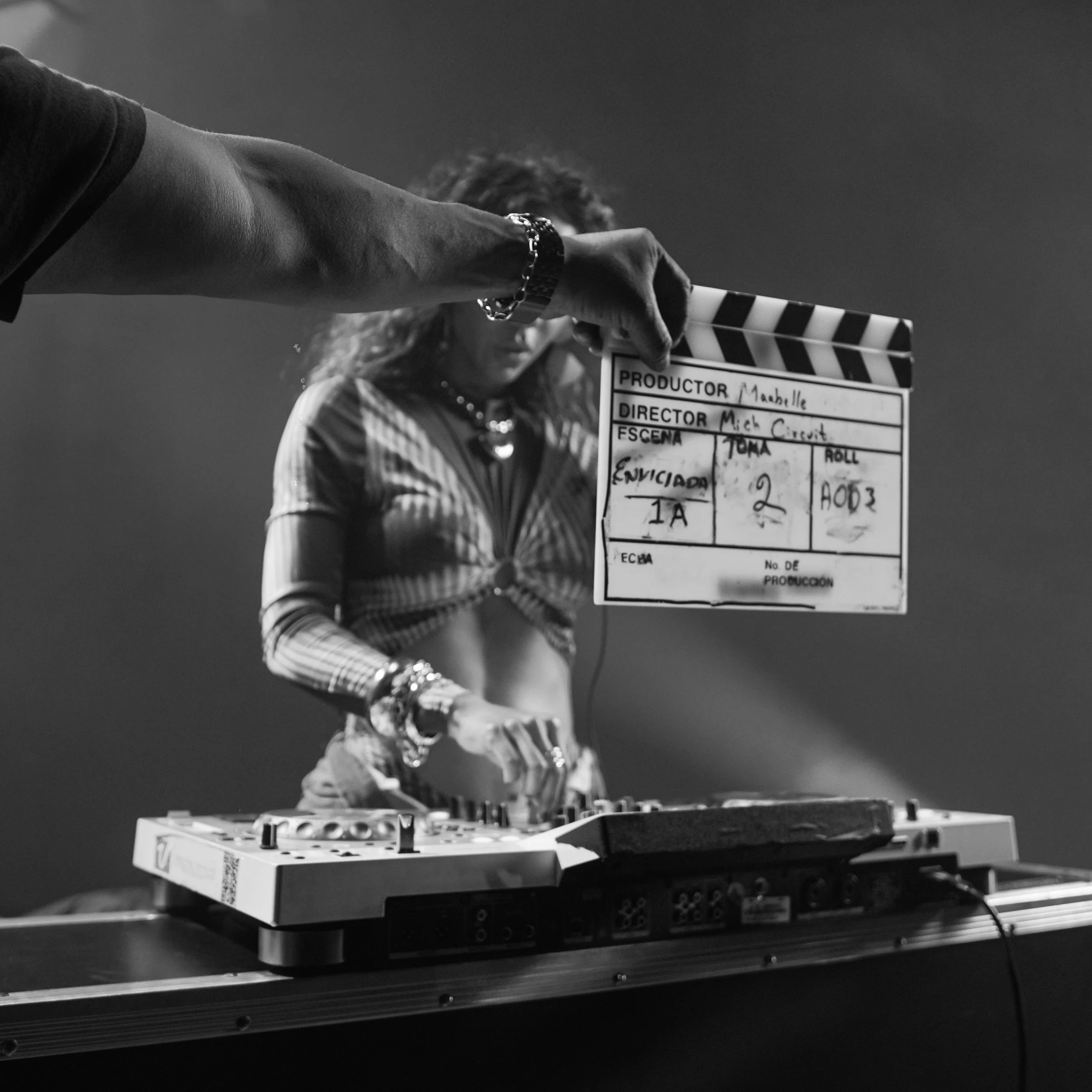 Detrás de cámaras de una producción de video musical de Limone Inc., casa productora audiovisual en CDMX especializada en producción de contenido, videos musicales y proyectos audiovisuales.