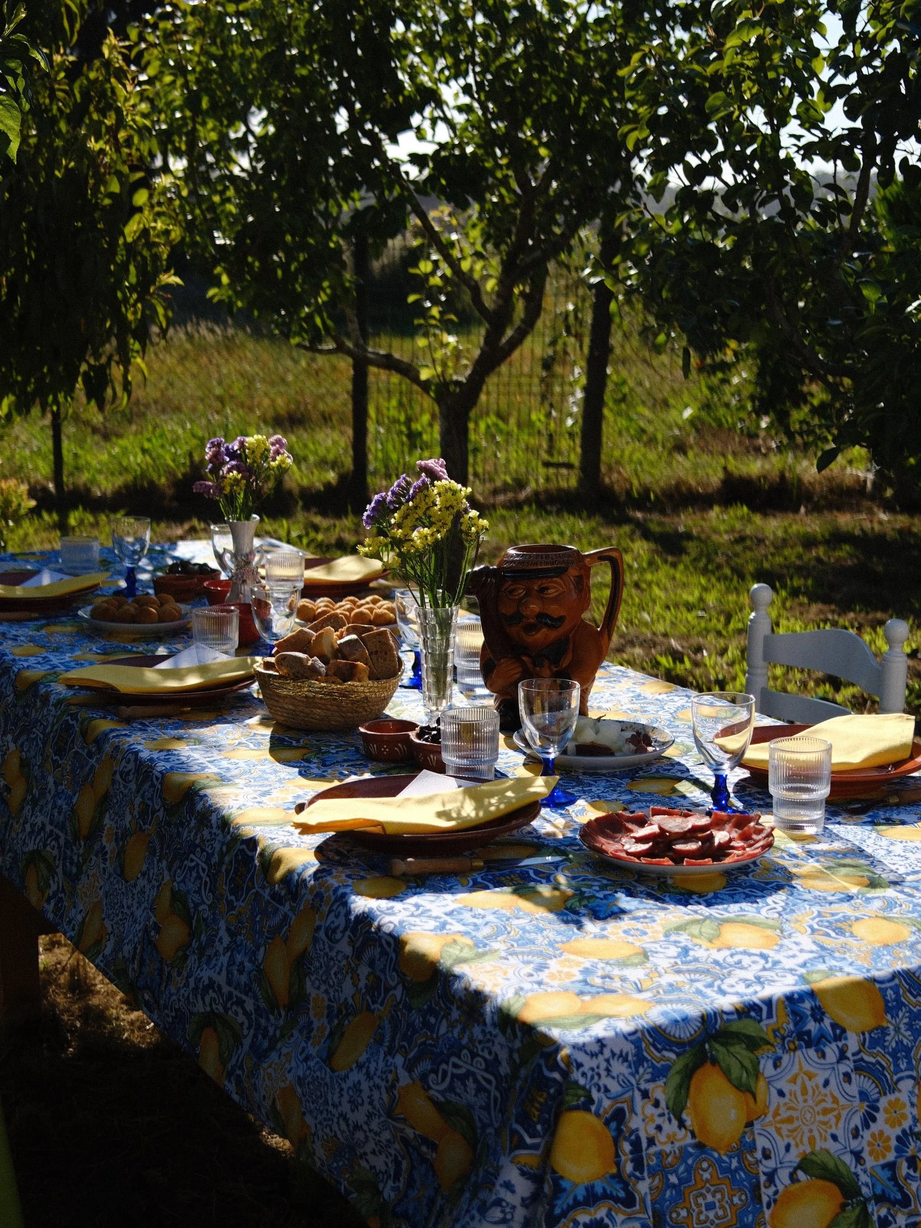 Portuguese supper club table in Aveiro inspired by Mediterranean hospitality and family traditions