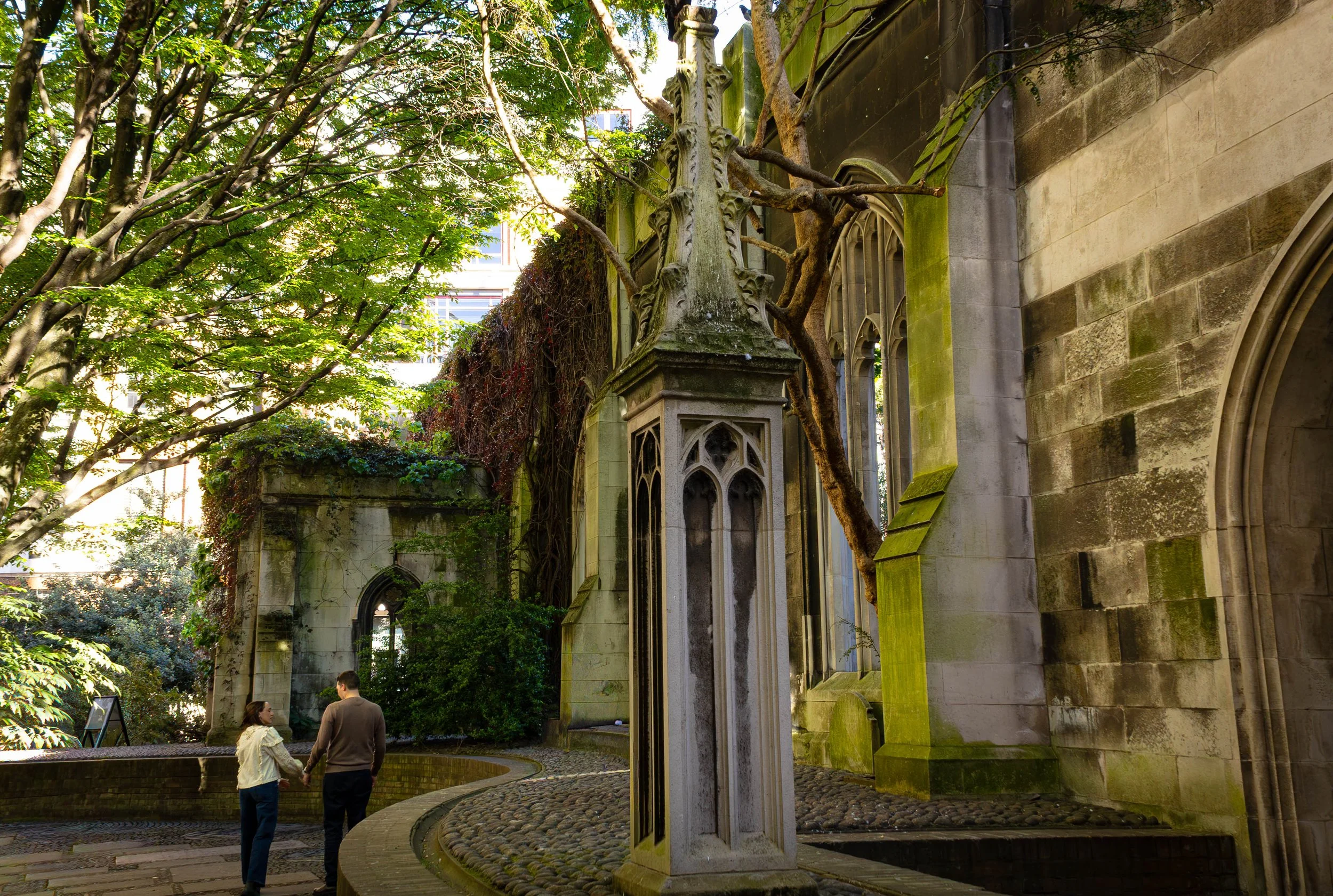 old kirk yard.jpg
