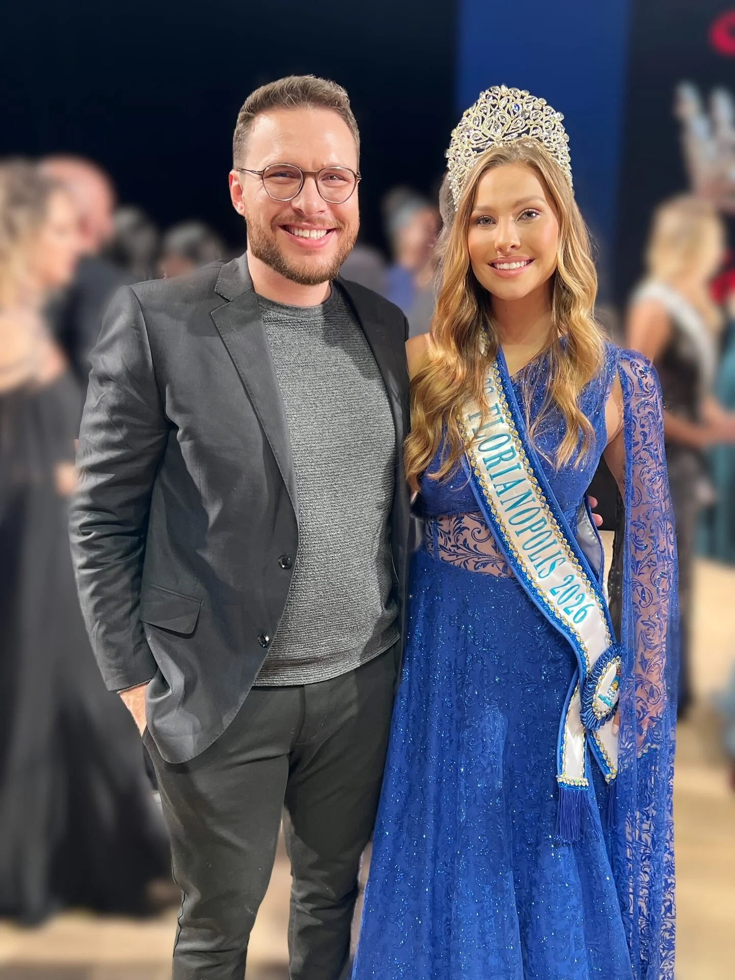 Dump do concurso Miss Florian&oacute;polis 2026.

Quando comecei a trabalhar com concursos, l&aacute; em 2007, o Miss Florian&oacute;polis j&aacute; era um evento estabelecido e reconhecido. Completo um ciclo lindo ao voltar para o meu estado natal c