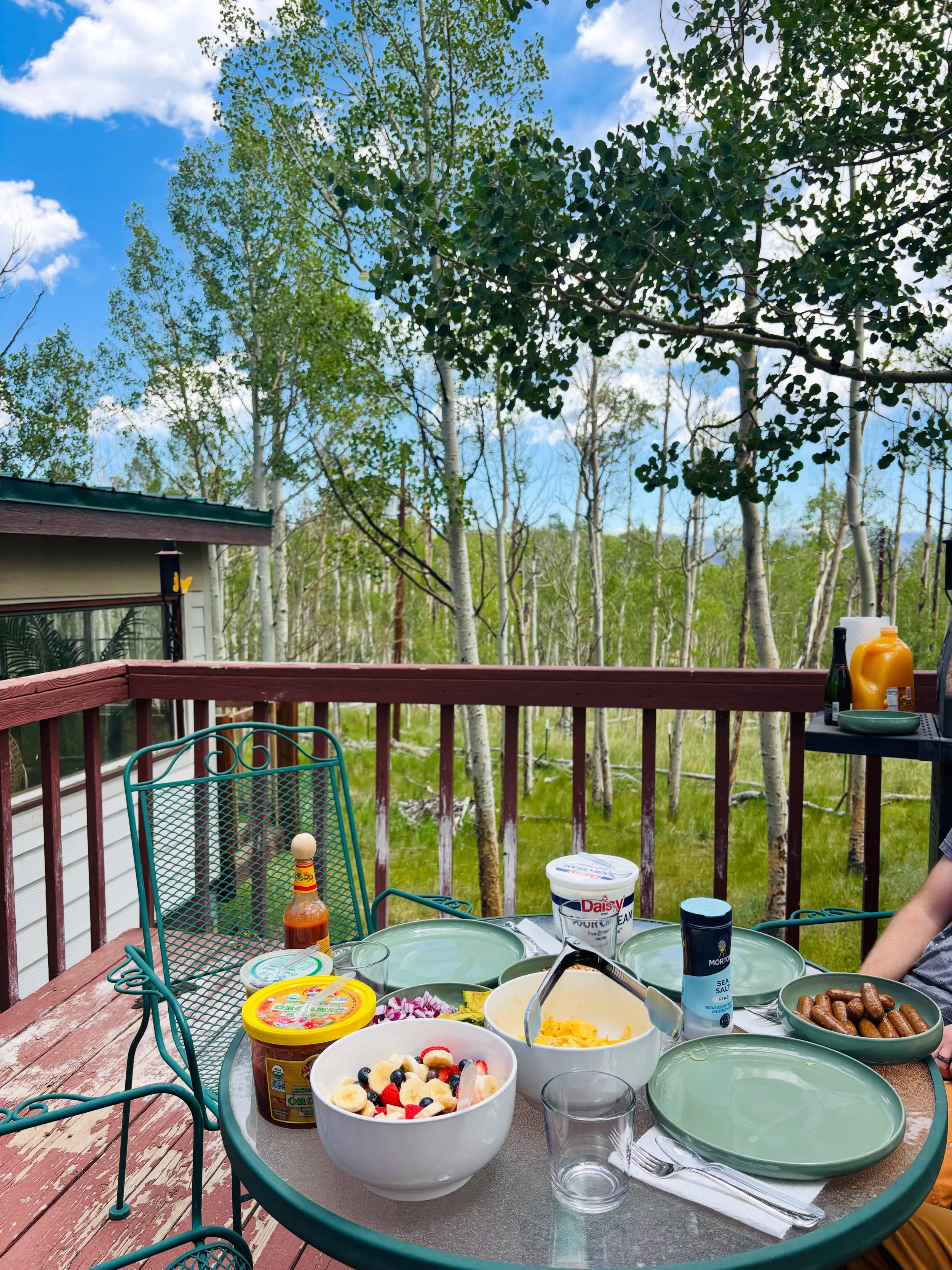 Recent breakfasts on the patio :) (&hellip; yes we will repainting this deck and getting new patio furniture soon 😅) #cabin #colorado #renovation