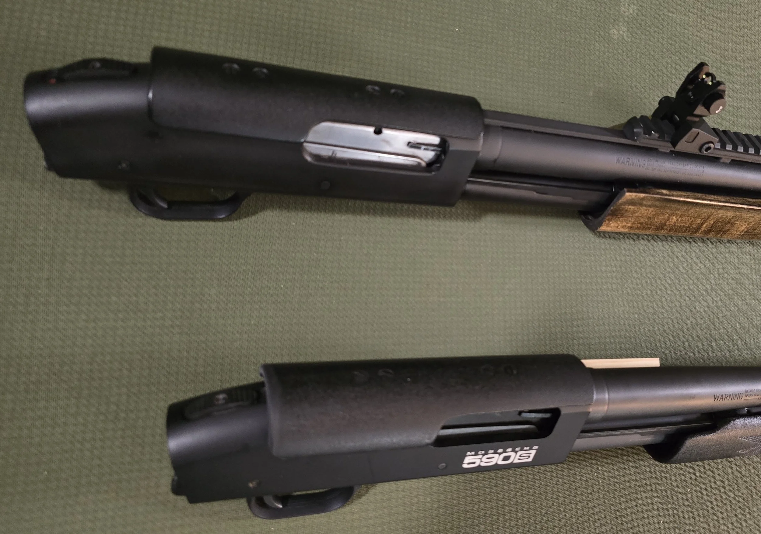 Mossberg no grips 2.jpg