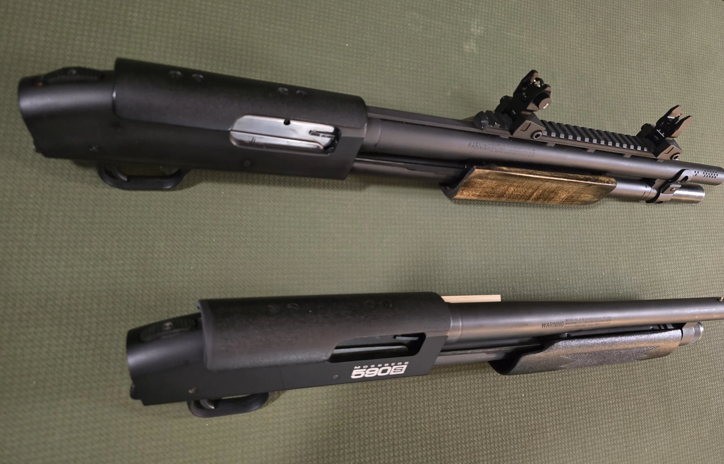Mossberg no grips 1.jpg