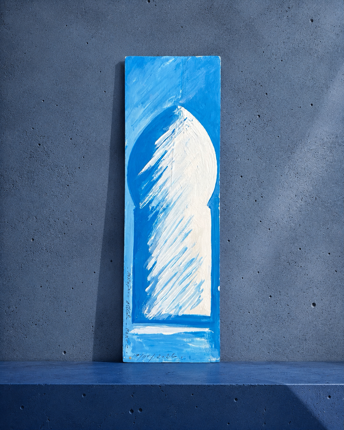 An expressive interpretation of traditional Moroccan architecture, centred on a monumental, stylised arch set against an intense blue ground. The artist distils the architectural form to its essential geometry, using vigorous white brushstrokes to ev