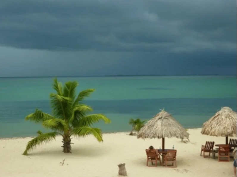 De'tatch Restaurant - Placencia village beach