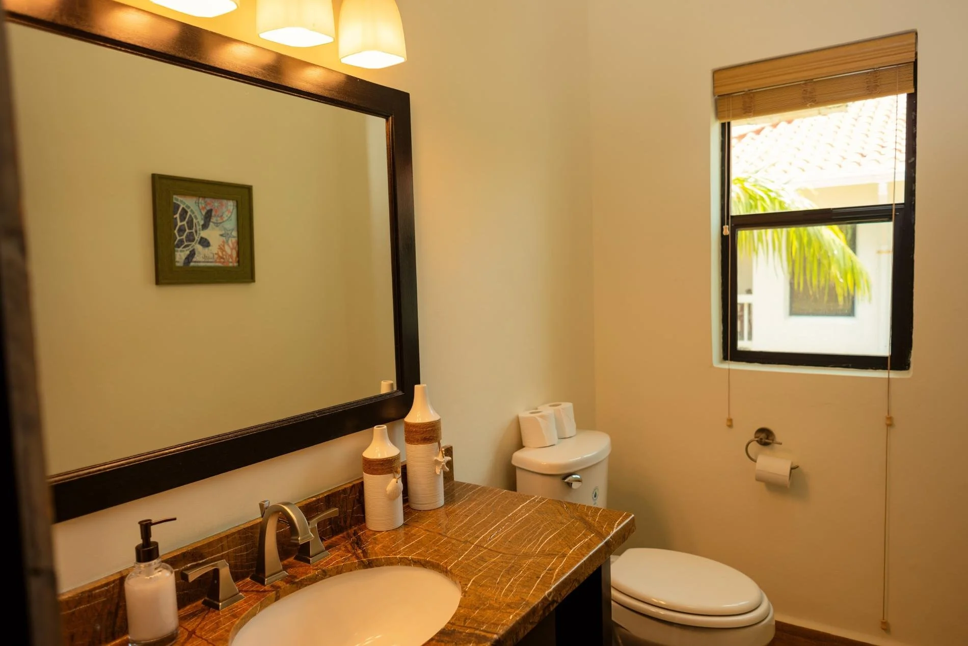 JG 25 Bathroom.jpg
