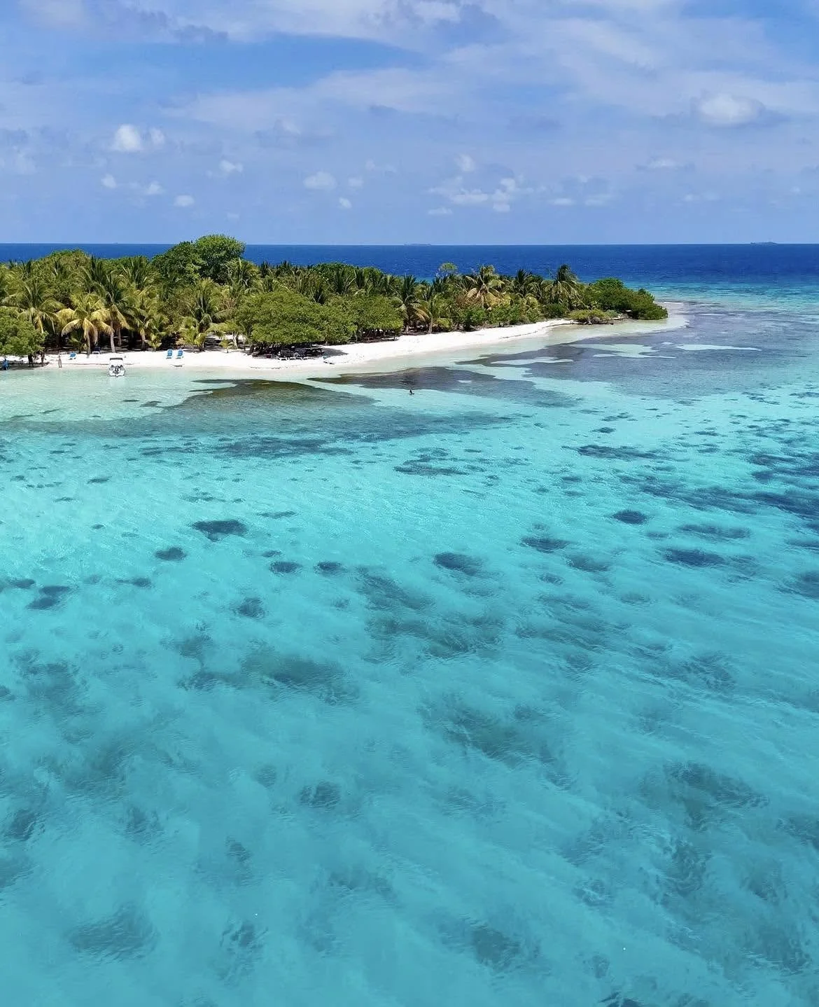 Moho Caye.jpg