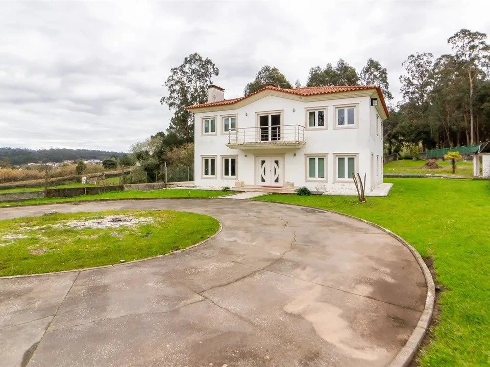 Villa with Pool, Garden, Annex, Caranguejeira, Leiria, Portugal, €378,000