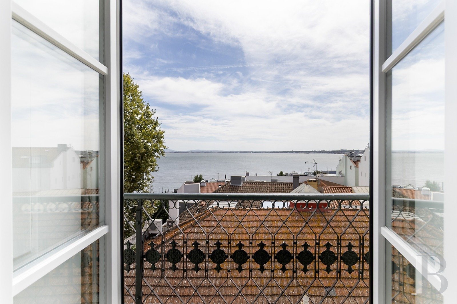 The Buyer Playbook: 18th-Century Pombaline Flat with Tagus Views, Sé District, Lisbon, Portugal €635,000
