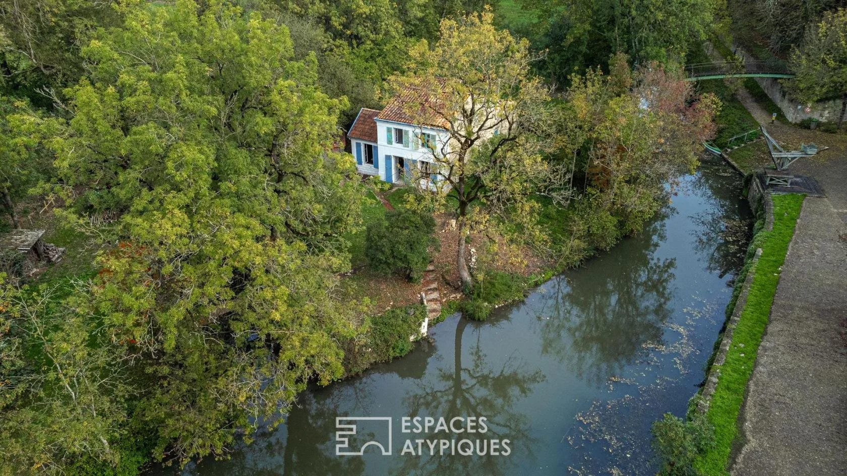 The Buyer Playbook: 3-Bed Stone Island House Accessible Only by Boat, Arcais, France, €195,000