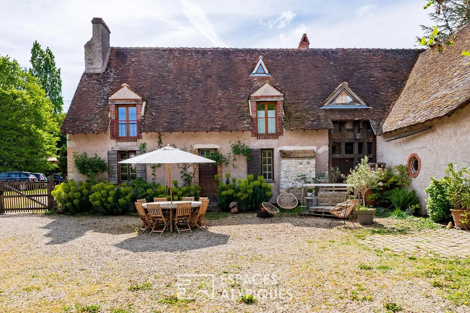 The Buyer Playbook: 7-Bed Renovated Farmstead with Independent Gîte and Loing Valley Views, Conflans-sur-Loing, France, €645,000