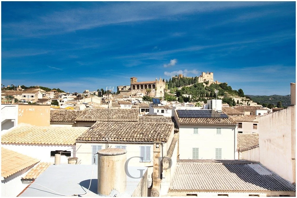 The Buyer Playbook: Artà Townhouse with 26 m² Expansion Space and Roof Terrace Views, Mallorca, Spain €470,000