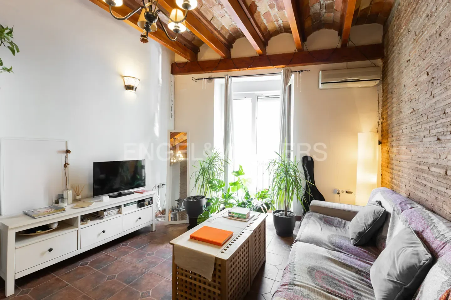 The Buyer Playbook: Light &amp; Airy Two Bedroom Apartment, La Pechina, Valencia, Spain, €300,000