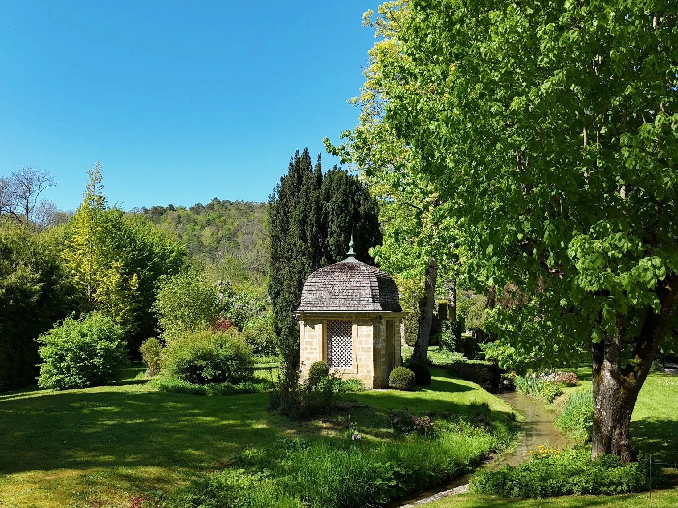 french-chateau-garden-pavilion-streamside-hidden-corner.jpg