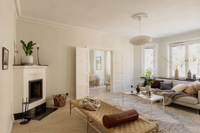 warm-scandinavian-style-interior-Entrance-Fastighetsmäkleri.jpg