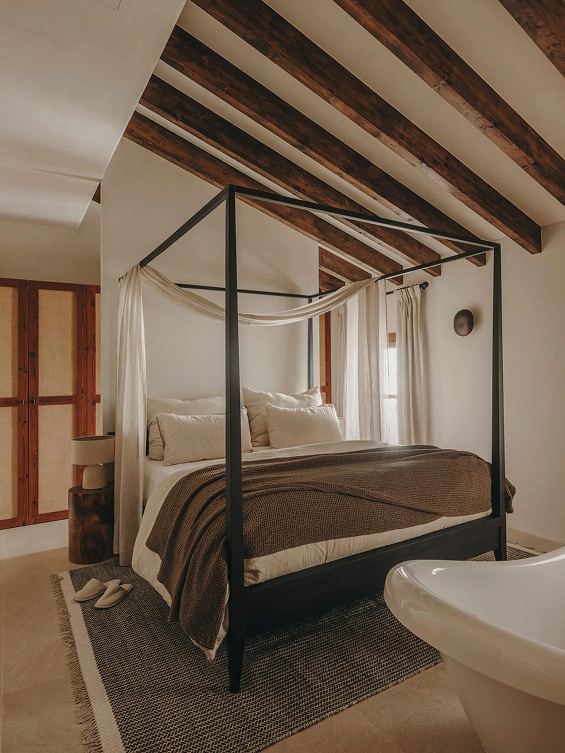 rock-villa-bedroom-area-project-casamargarita-7.jpg