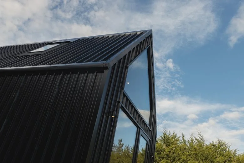 Tiny-Auro-Trawa-Arquitectos-Puerto-Varas-Chile-14.jpg