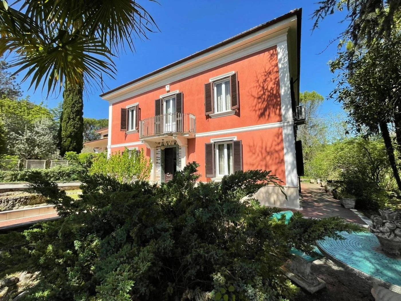 5-Bed Mid-Century Villa with Garden and Terrace, Casalvieri, Frosinone, Italy, €155,000