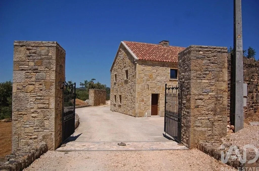 3-Bed Detached Stone Villa with Development Potential, Macieira (Ansião), Portugal, €450,000