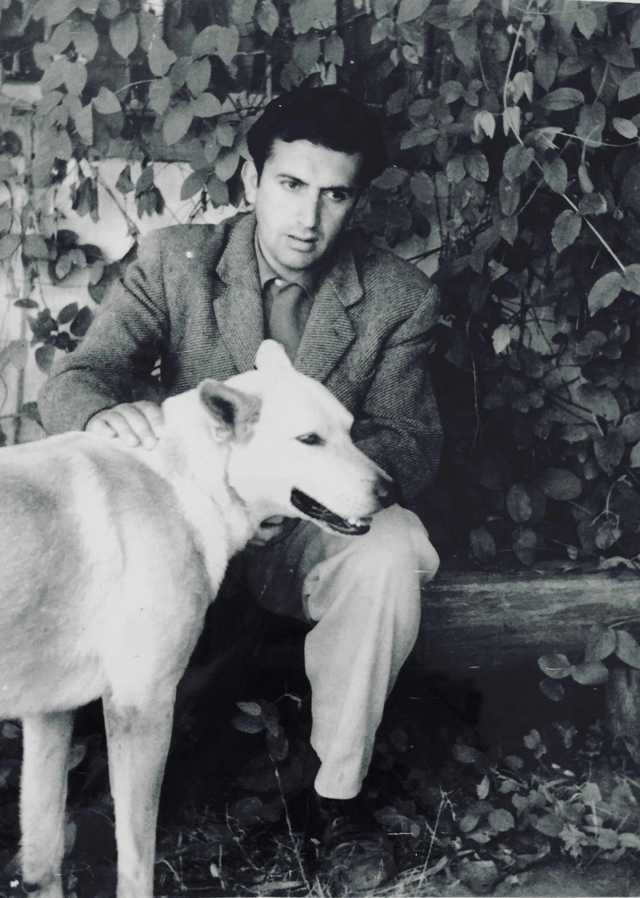 En Lo Gallardo invierno con su perro "romero" 1957