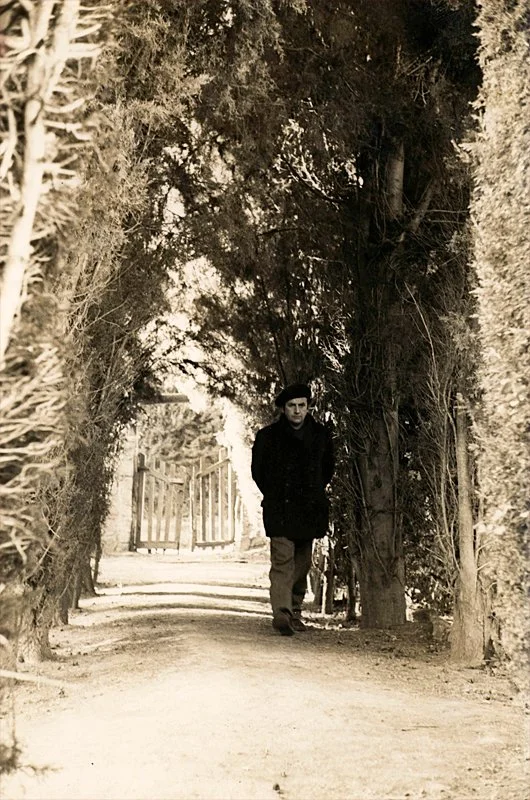 Por los caminos de sus pensamientos / en uno de los tantos años vividos en Lo Gallardo (San Antonio) / Chile / 1971