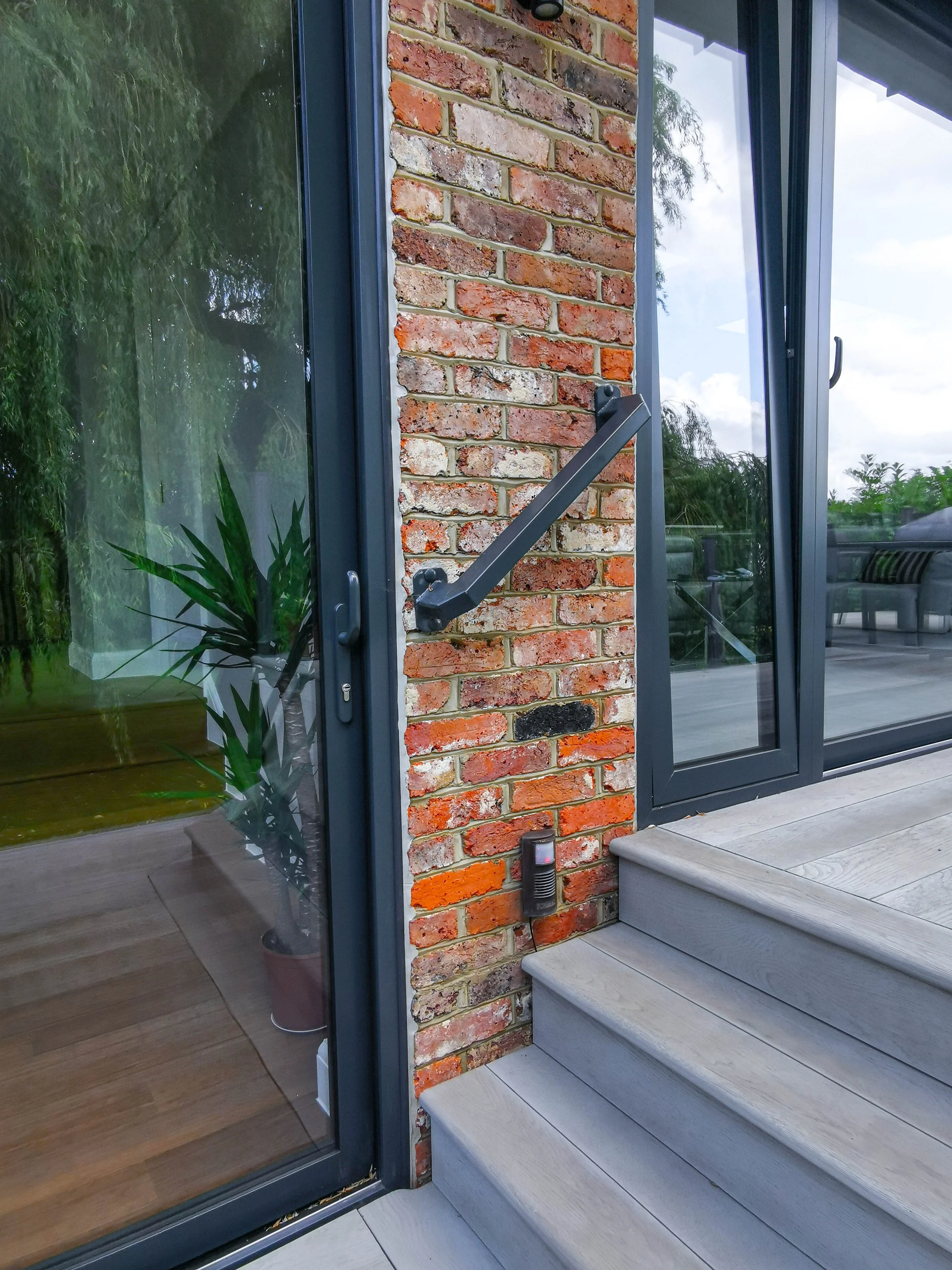 Raised Millboard Decking with Concealed Under-Deck Storage – Orpington (62).jpg