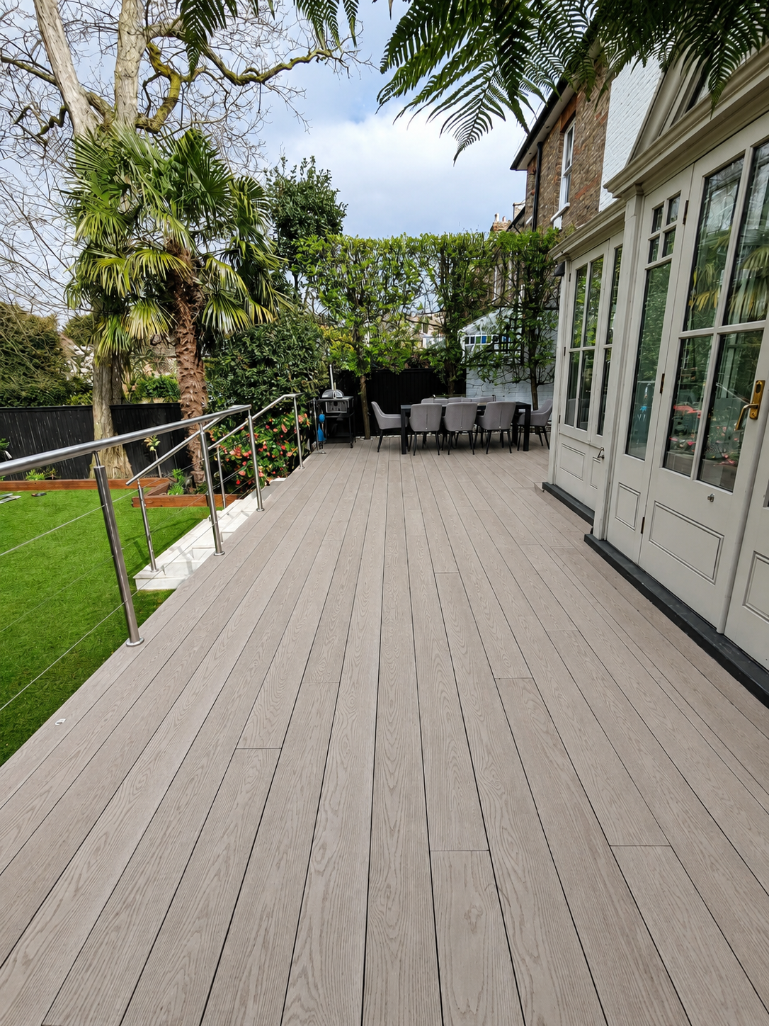 Raised Millboard Decking – Richmond, London (5).png