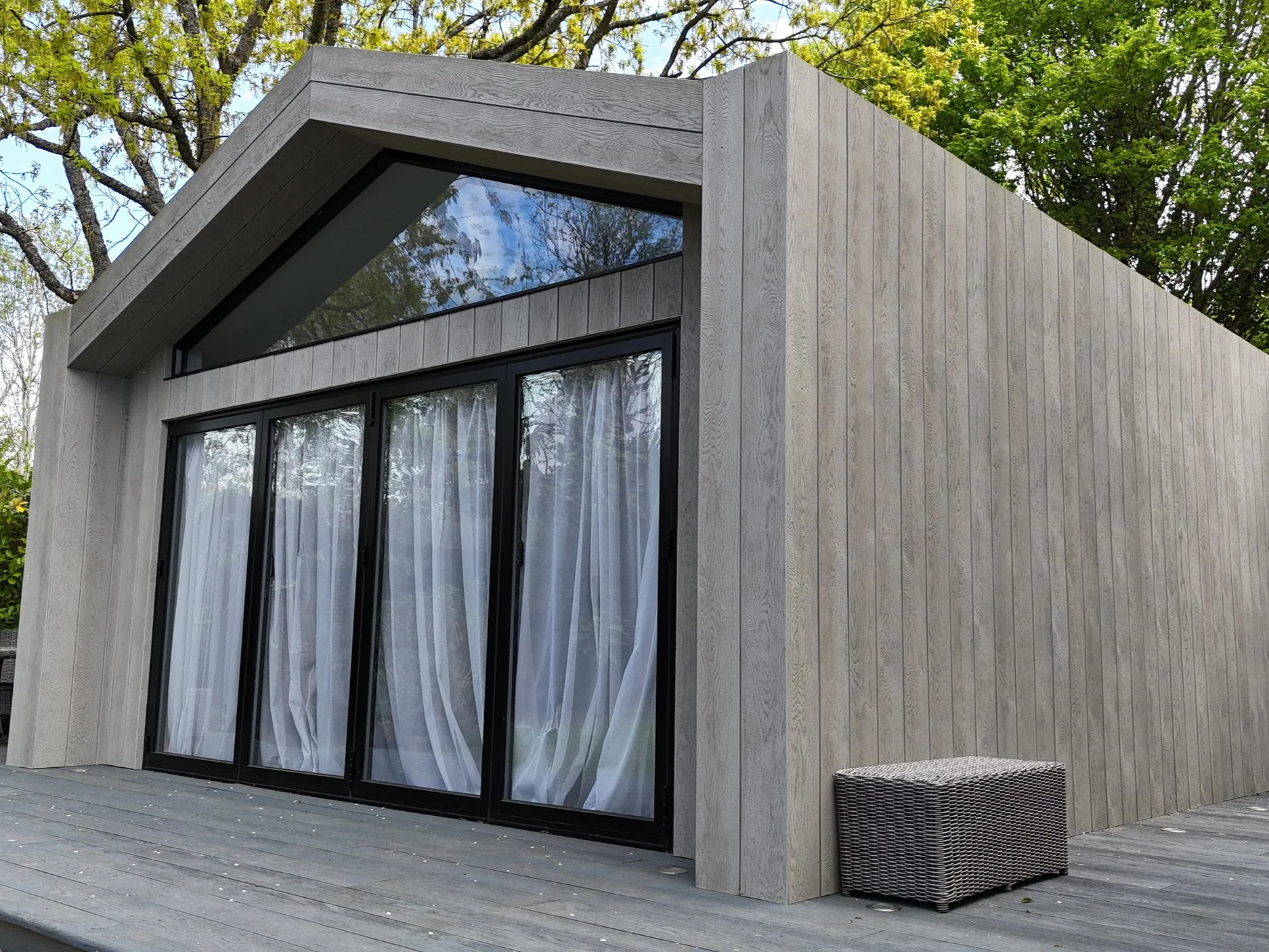 Luxury Garden Room with Envello Shadow Line+ in Smoked Oak