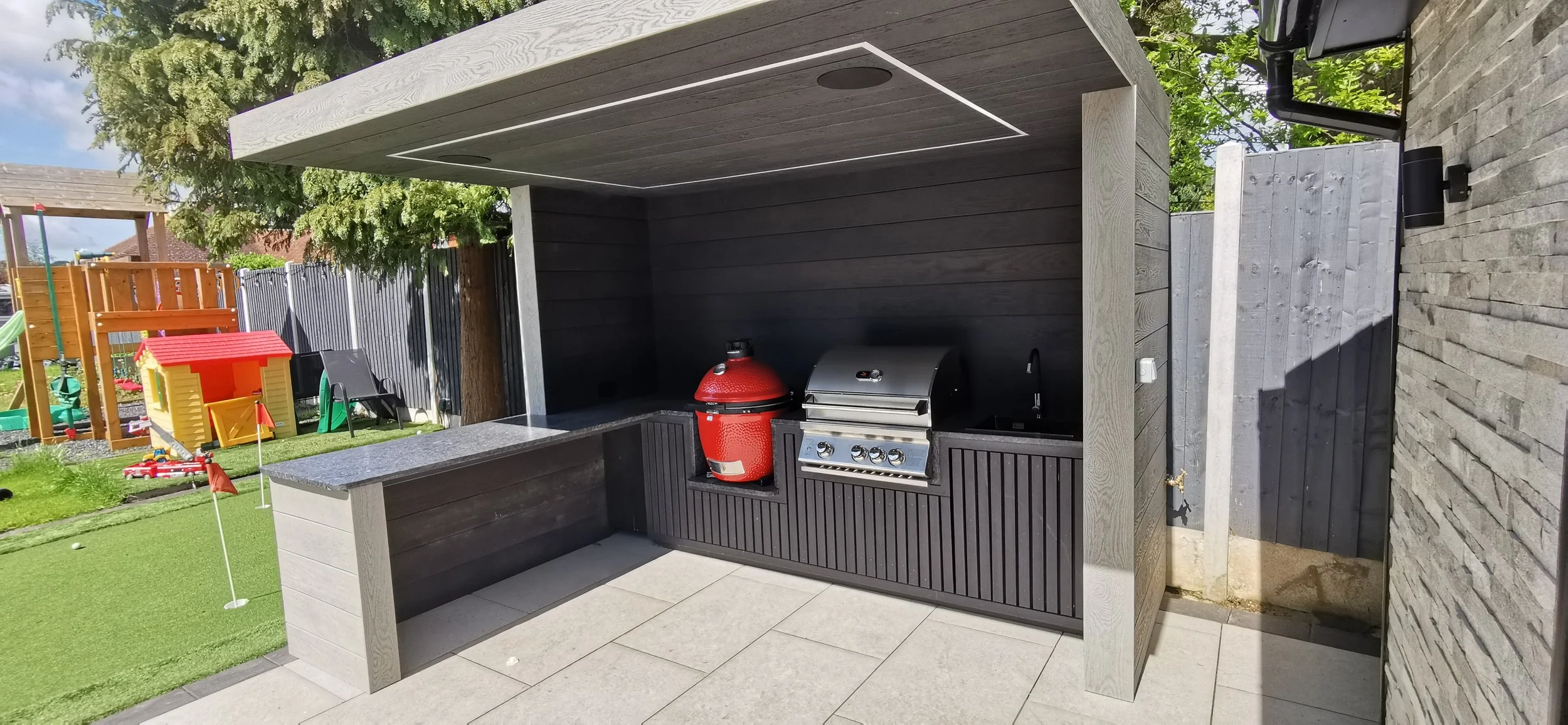Outdoor kitchen London.jpg