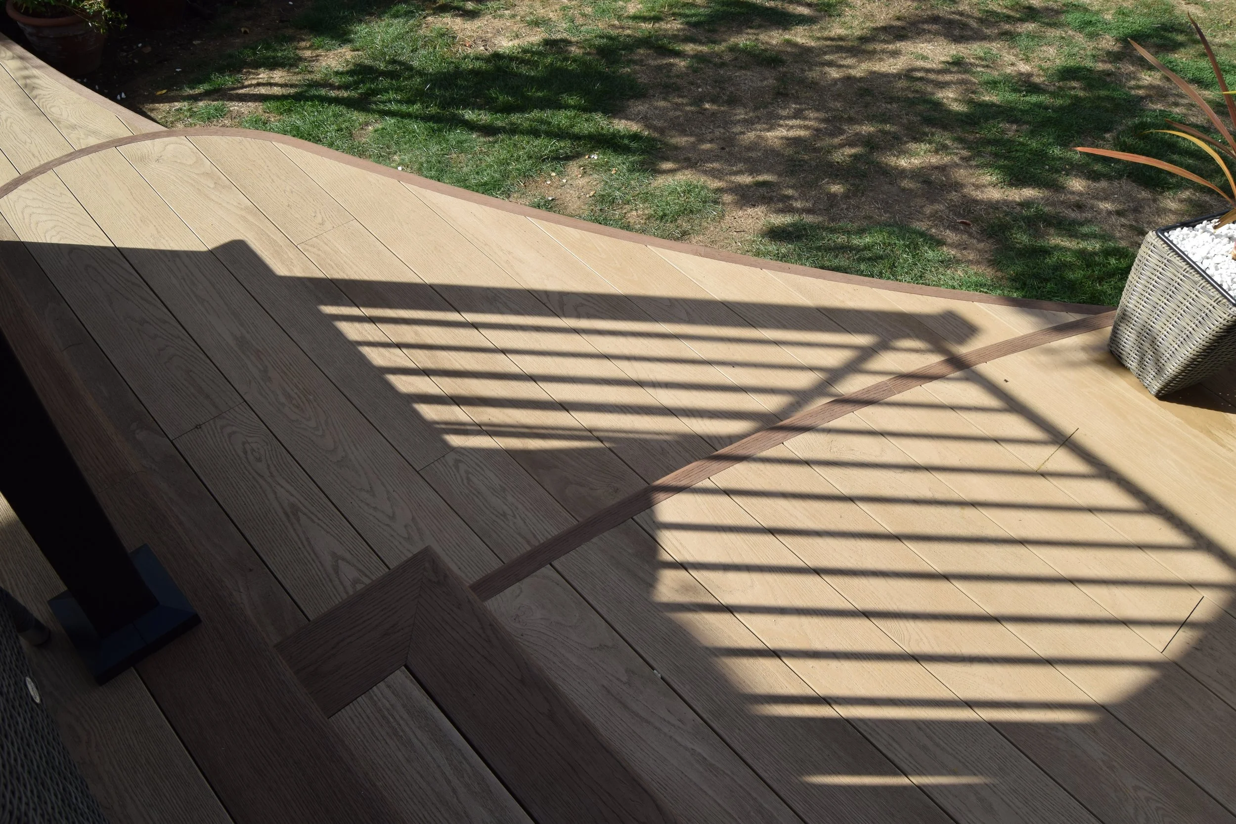 Curved Multi-Level Millboard Composite Decking – Chigwell, Essex (12).JPG