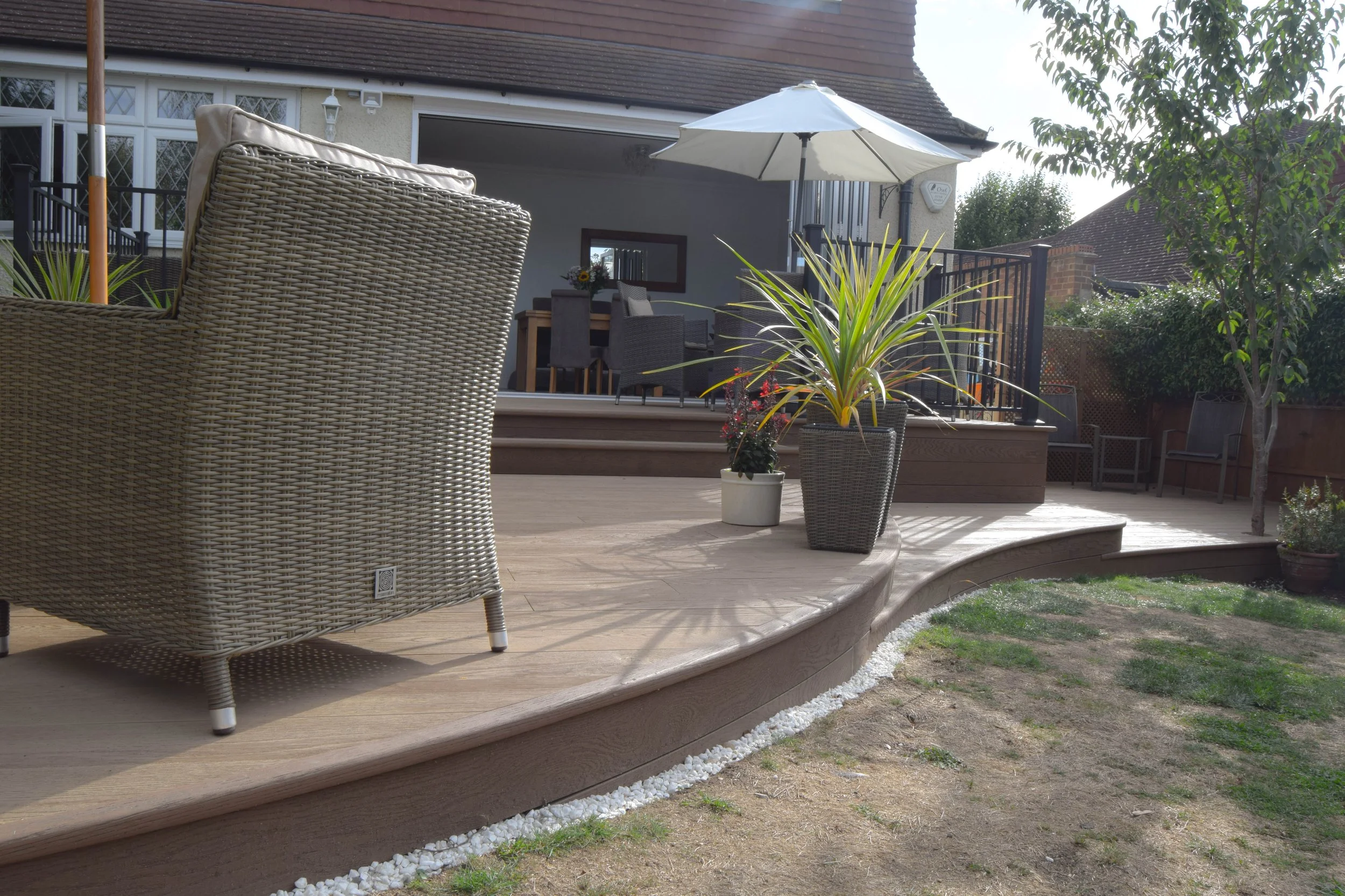 Curved Multi-Level Millboard Composite Decking – Chigwell, Essex (59).jpg