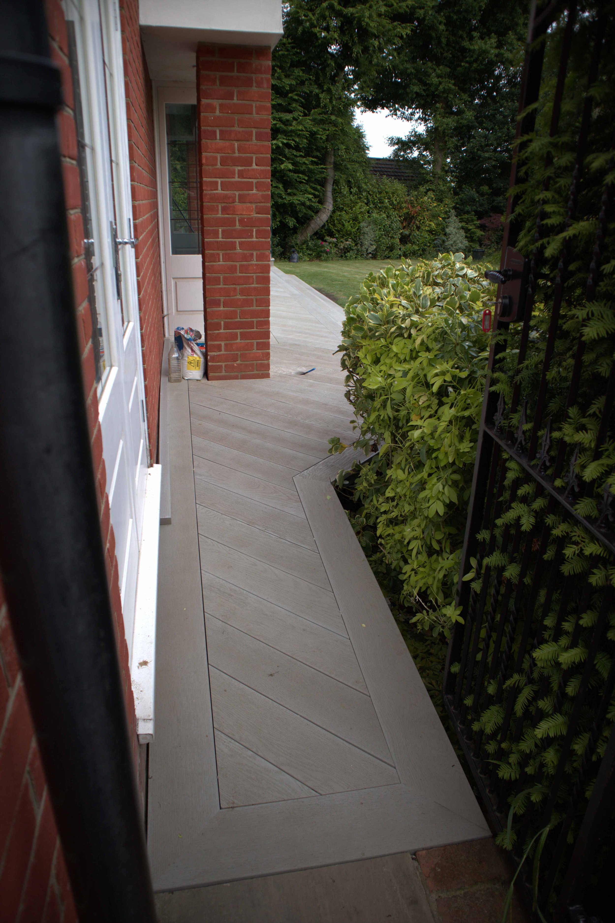 Raised Composite Decking Installation – Brentwood (79).jpg