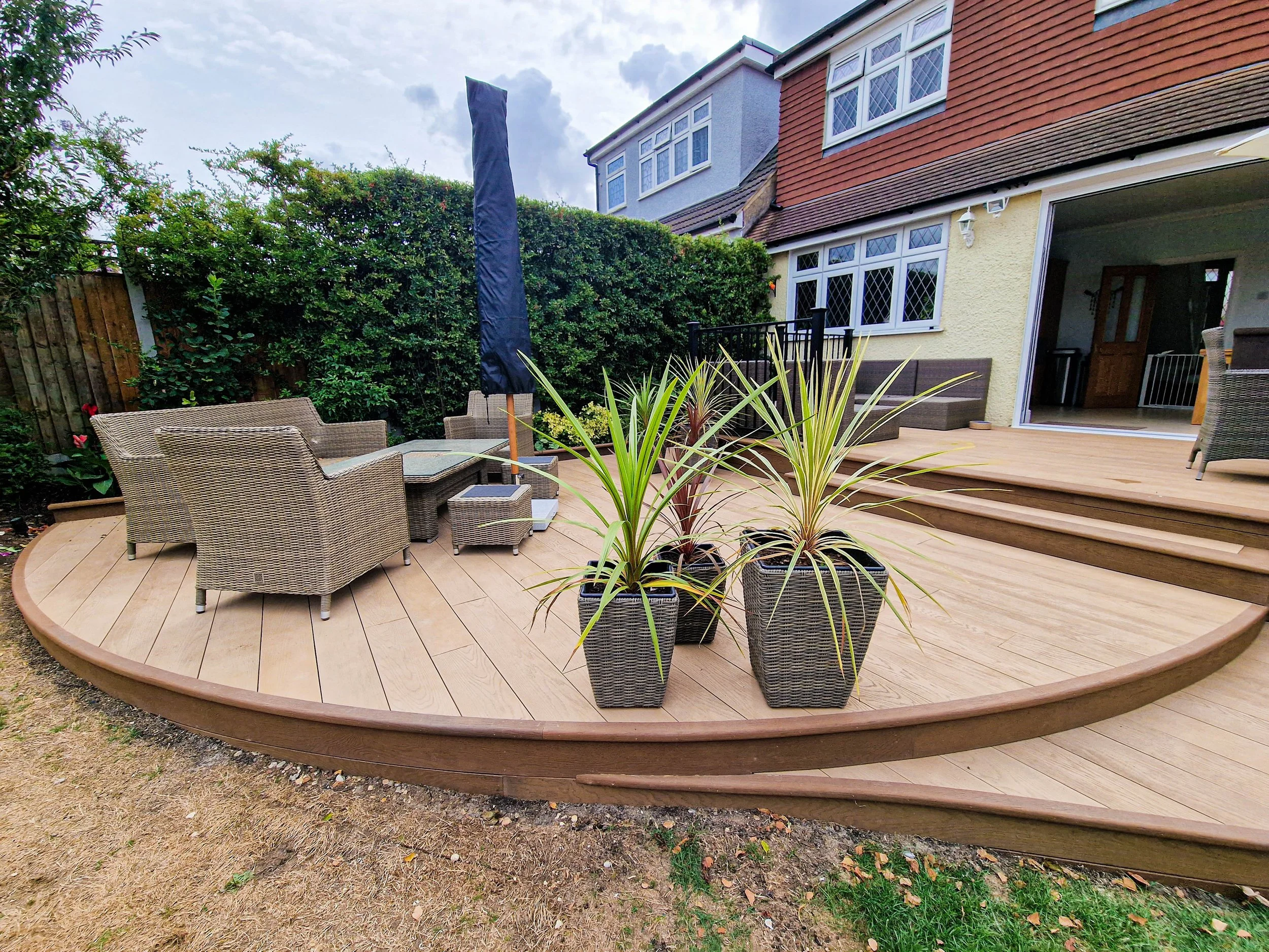 Curved Multi-Level Millboard Composite Decking – Chigwell, Essex (58).jpg