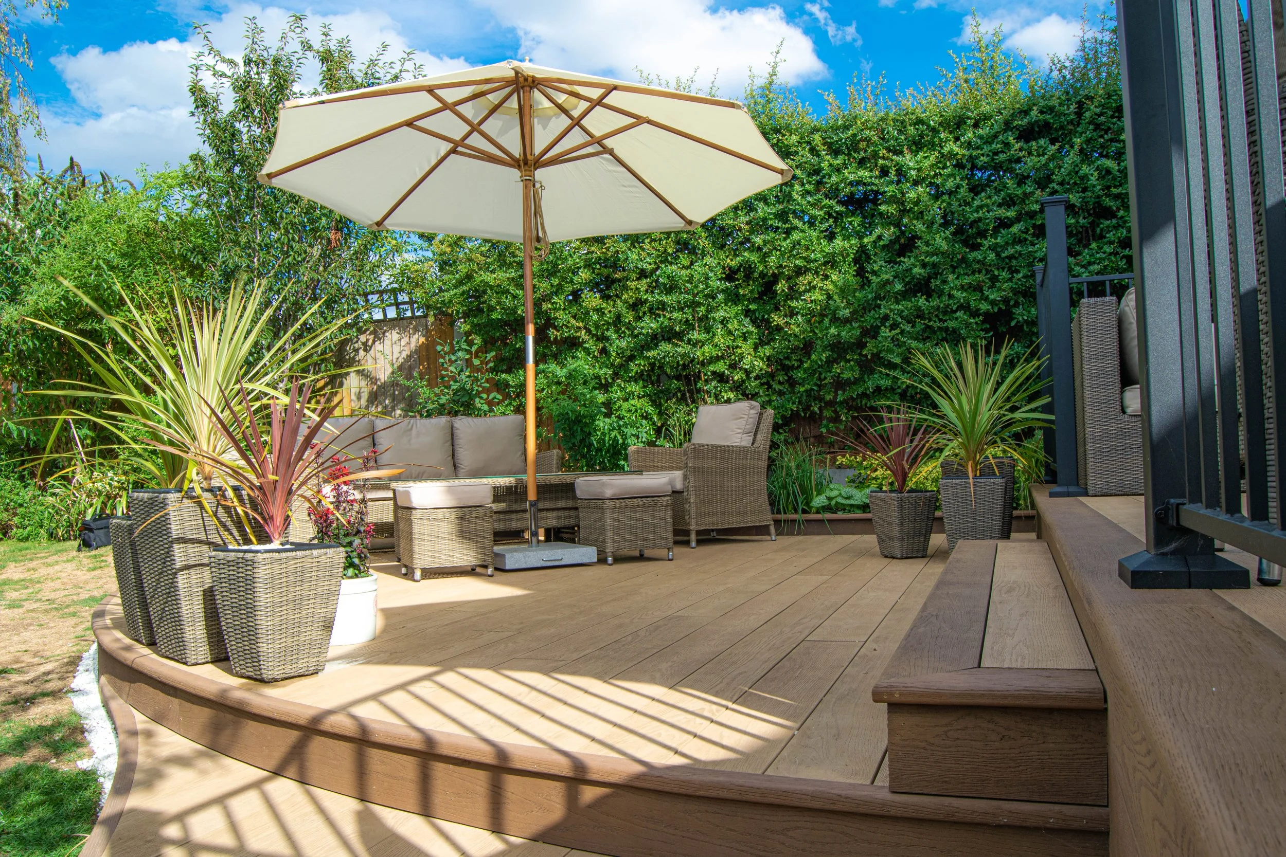 Curved Multi-Level Millboard Composite Decking – Chigwell, Essex (47).jpg