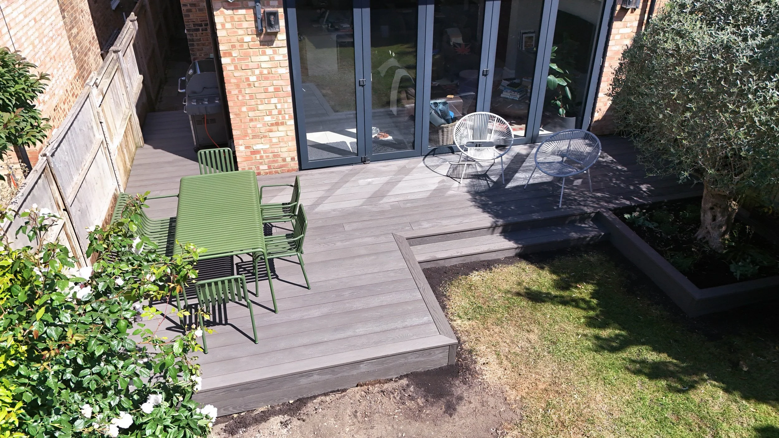 Luxury Millboard Ebony Grey Decking Installation in London (16)-2.jpg