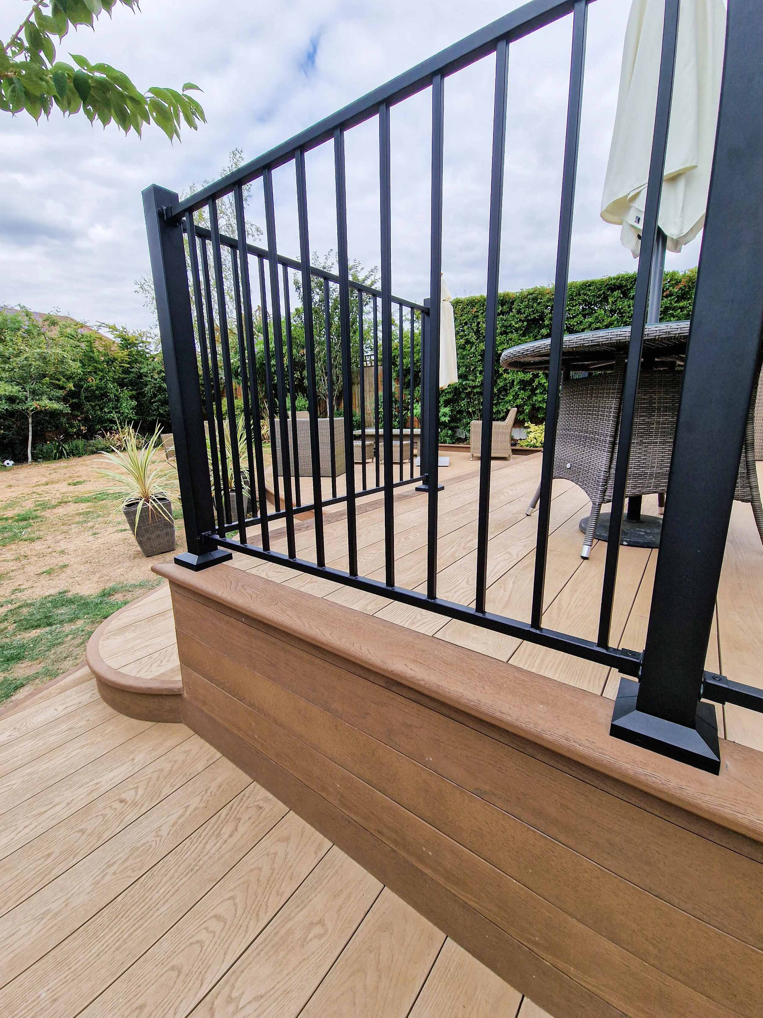 Curved Multi-Level Millboard Composite Decking – Chigwell, Essex (73).jpg