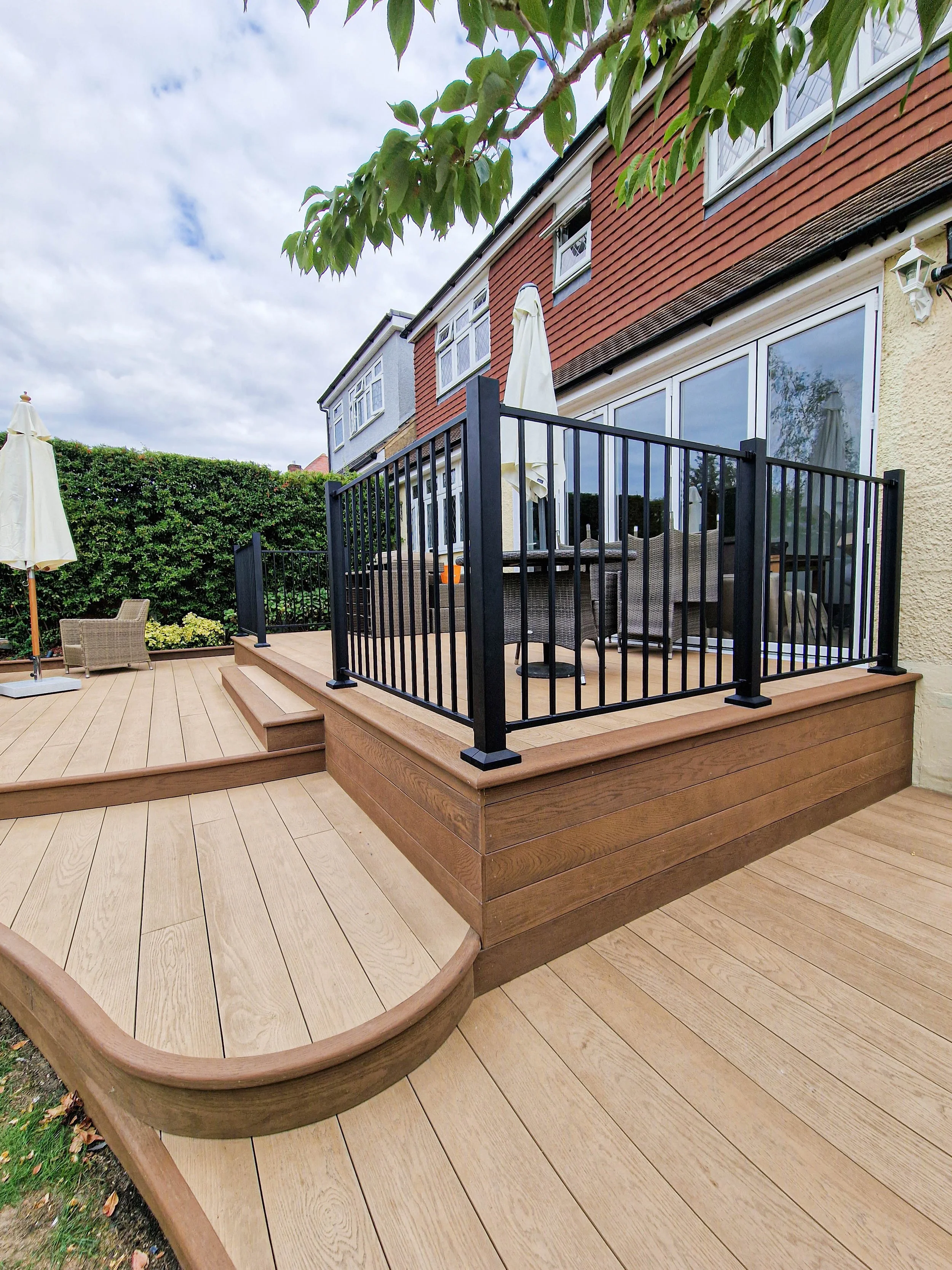 Curved Multi-Level Millboard Composite Decking – Chigwell, Essex (68).jpg
