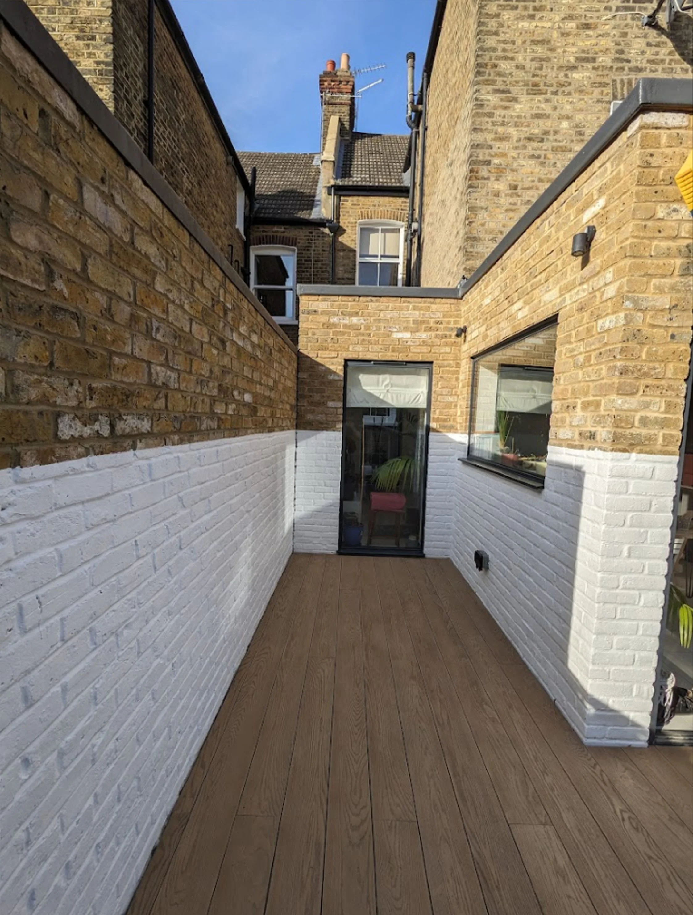 Decking, Bespoke Planters & Architectural Wall Finishes – London (3).jpg