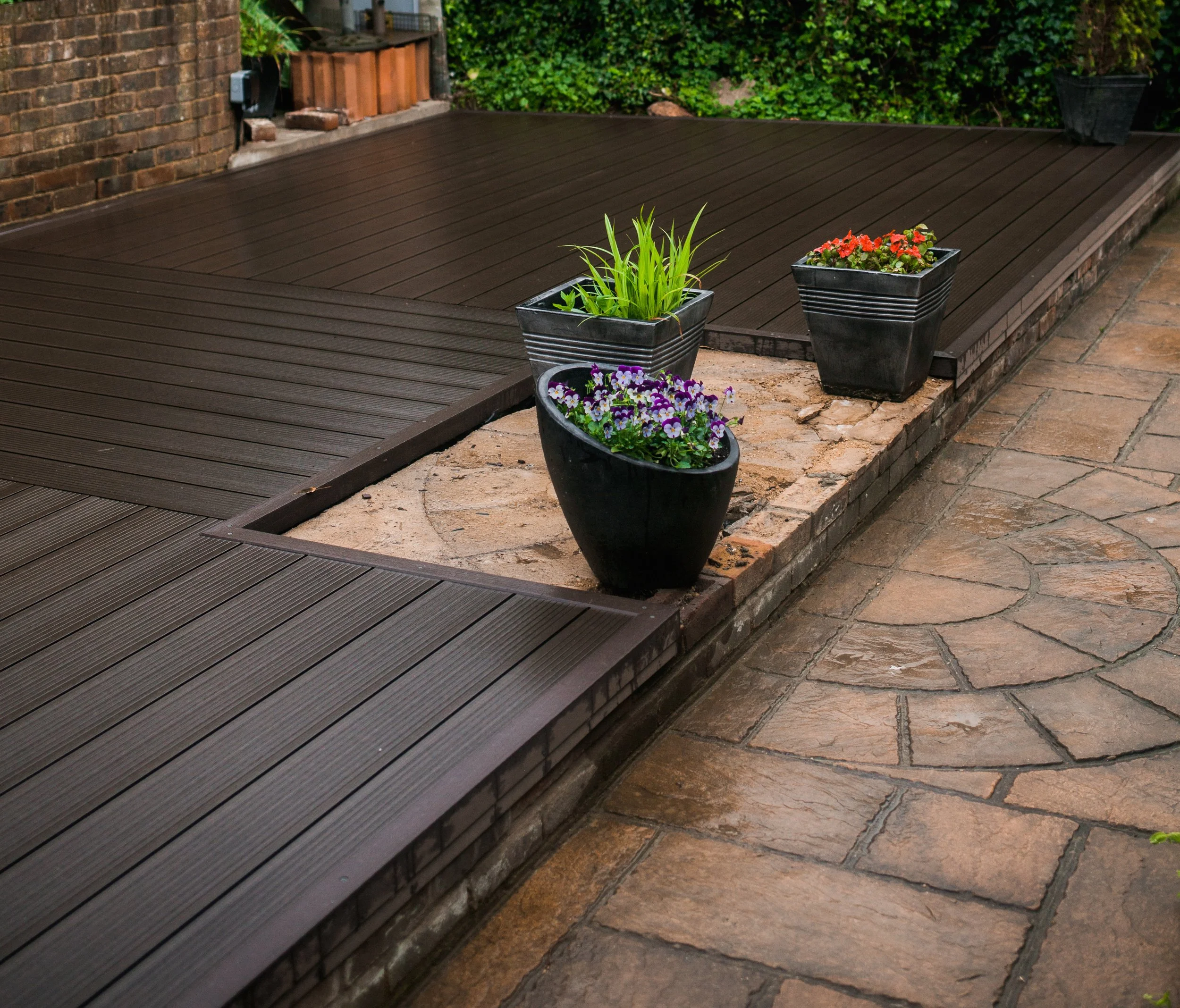 Composite decking london.jpg
