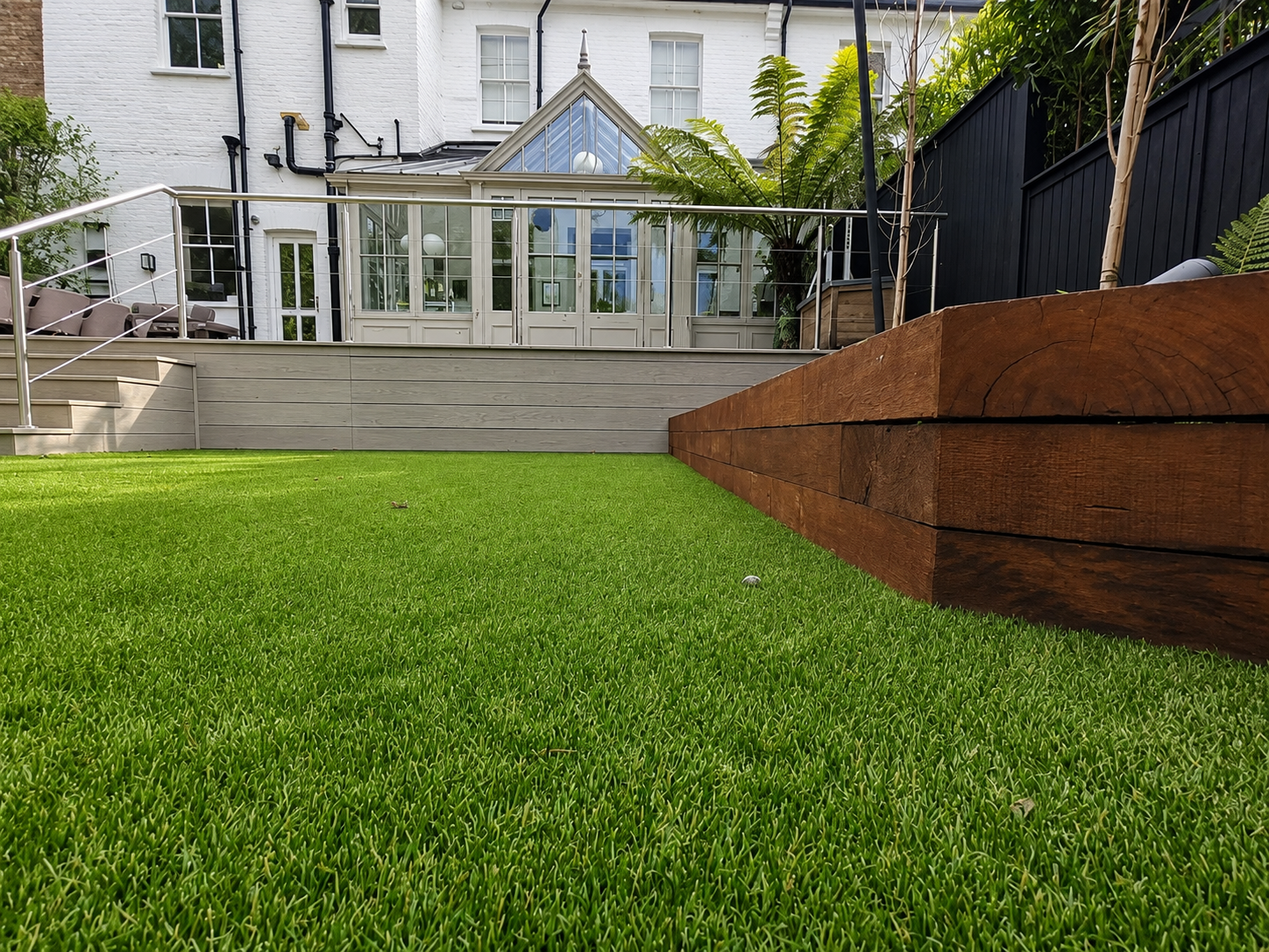 Raised Millboard Decking – Richmond, London (4).png