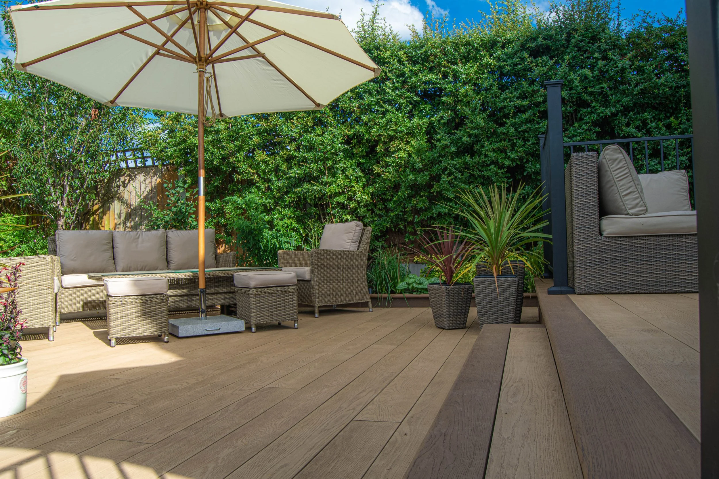 Curved Multi-Level Millboard Composite Decking – Chigwell, Essex (49).jpg