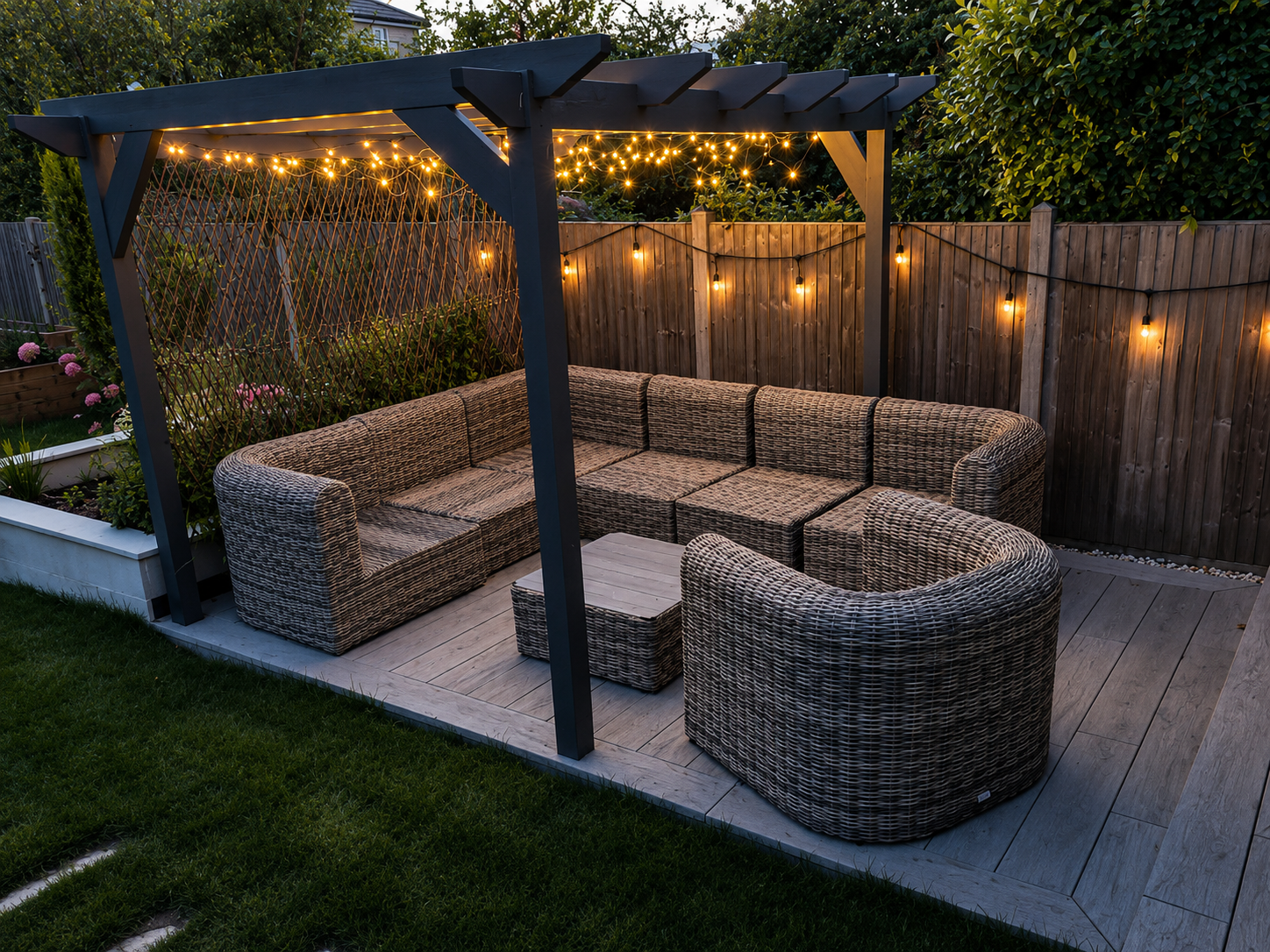 Millboard Decking with Illuminated Steps – Upminster (1).png