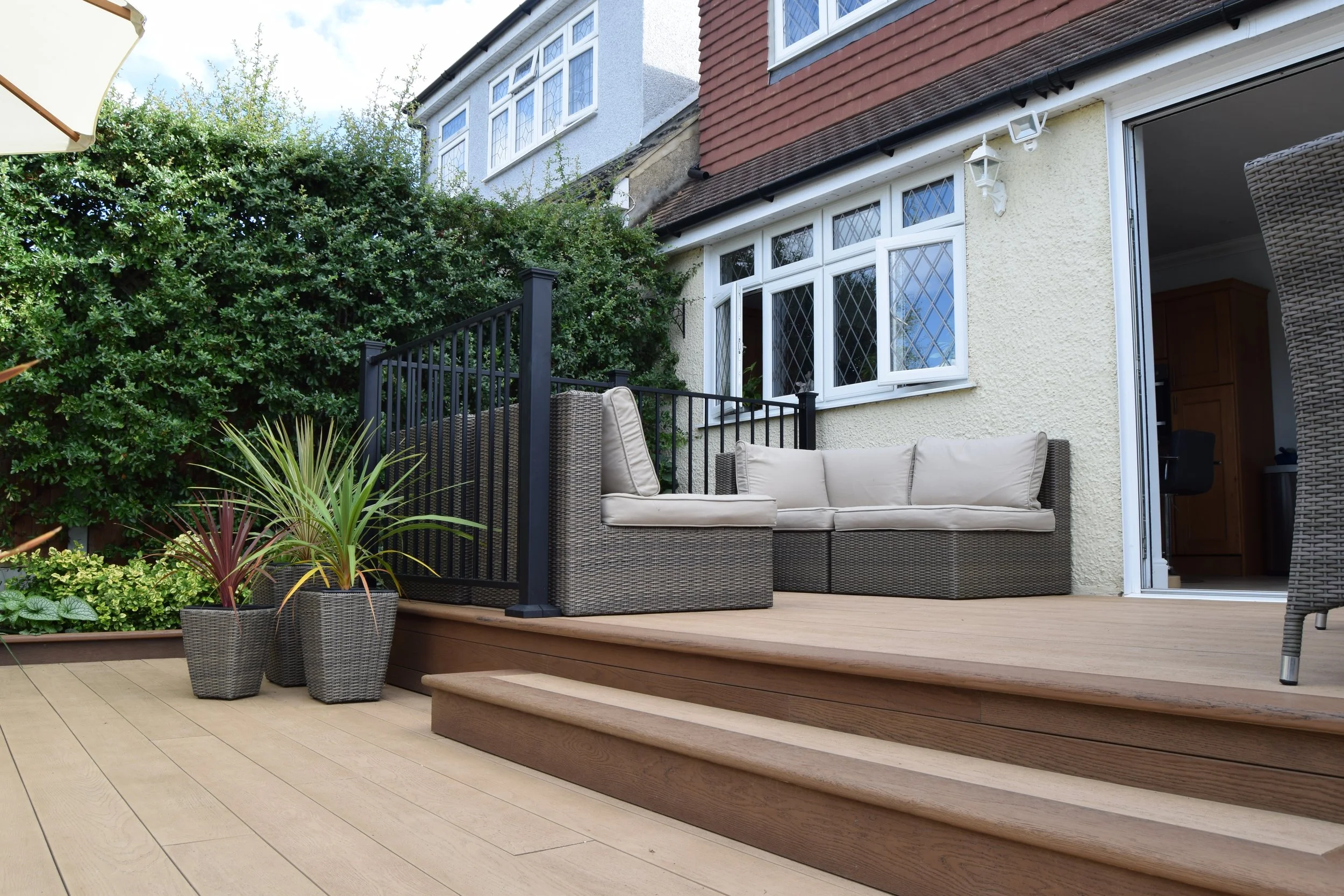 Curved Multi-Level Millboard Composite Decking – Chigwell, Essex (27).JPG