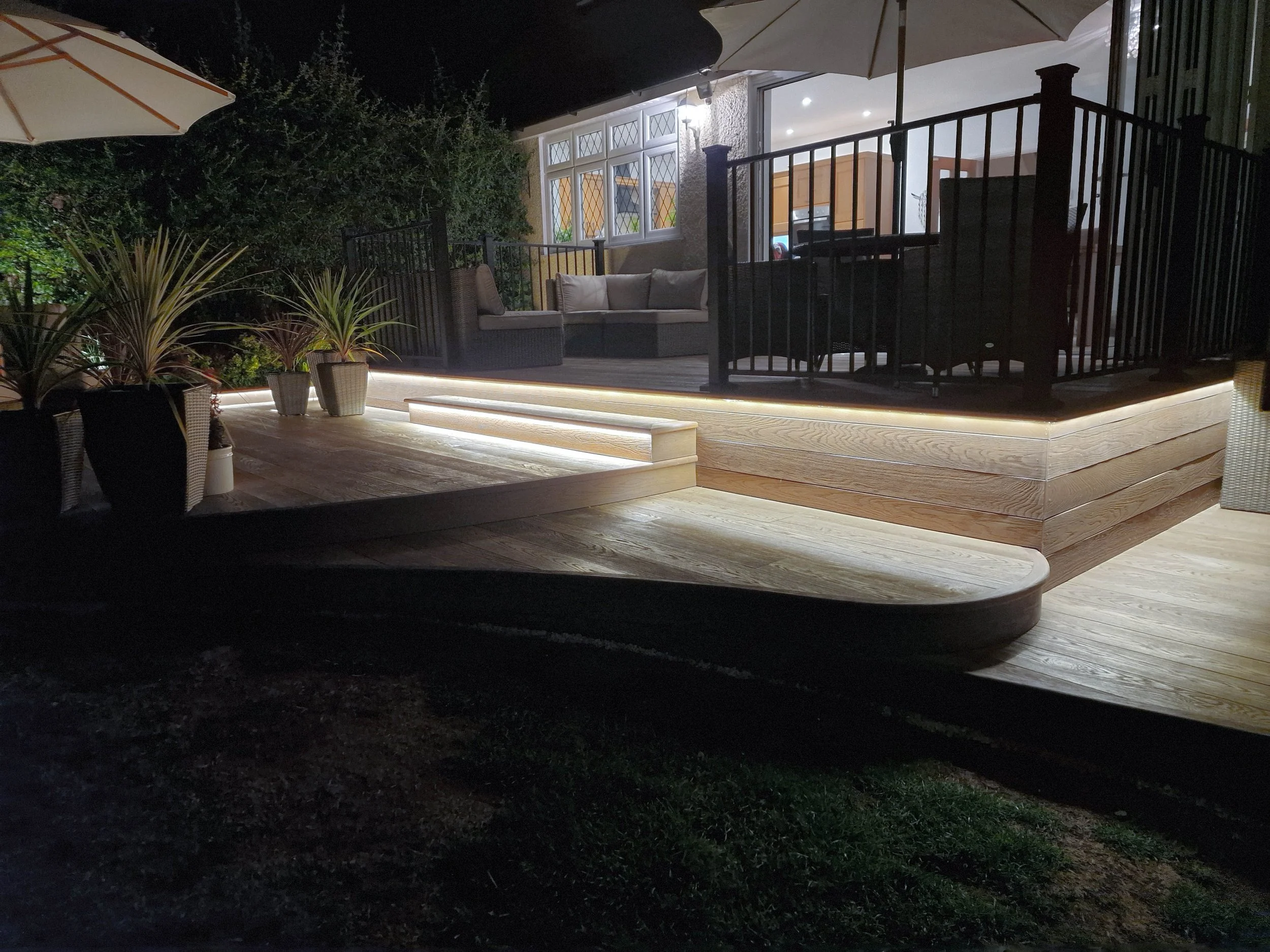 Curved Multi-Level Millboard Composite Decking – Chigwell, Essex (3).jpg
