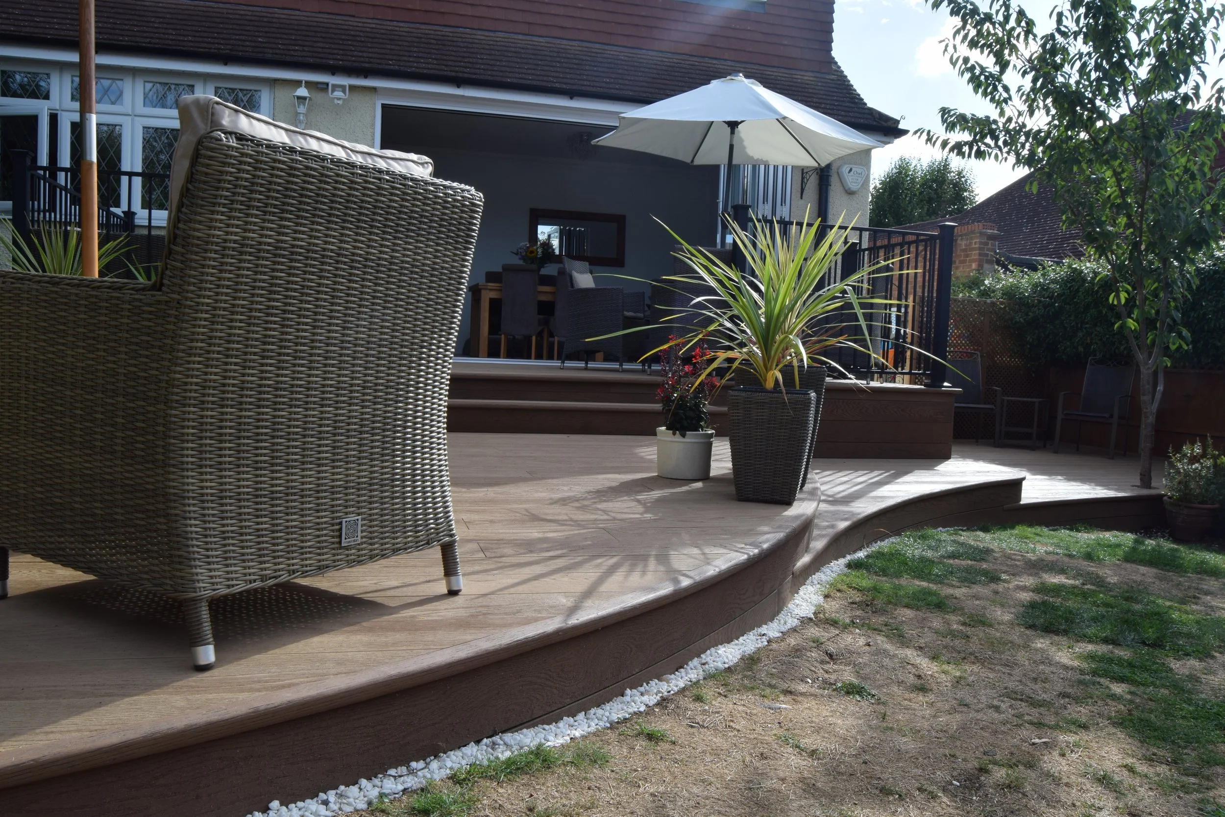 Curved Multi-Level Millboard Composite Decking – Chigwell, Essex (18).JPG