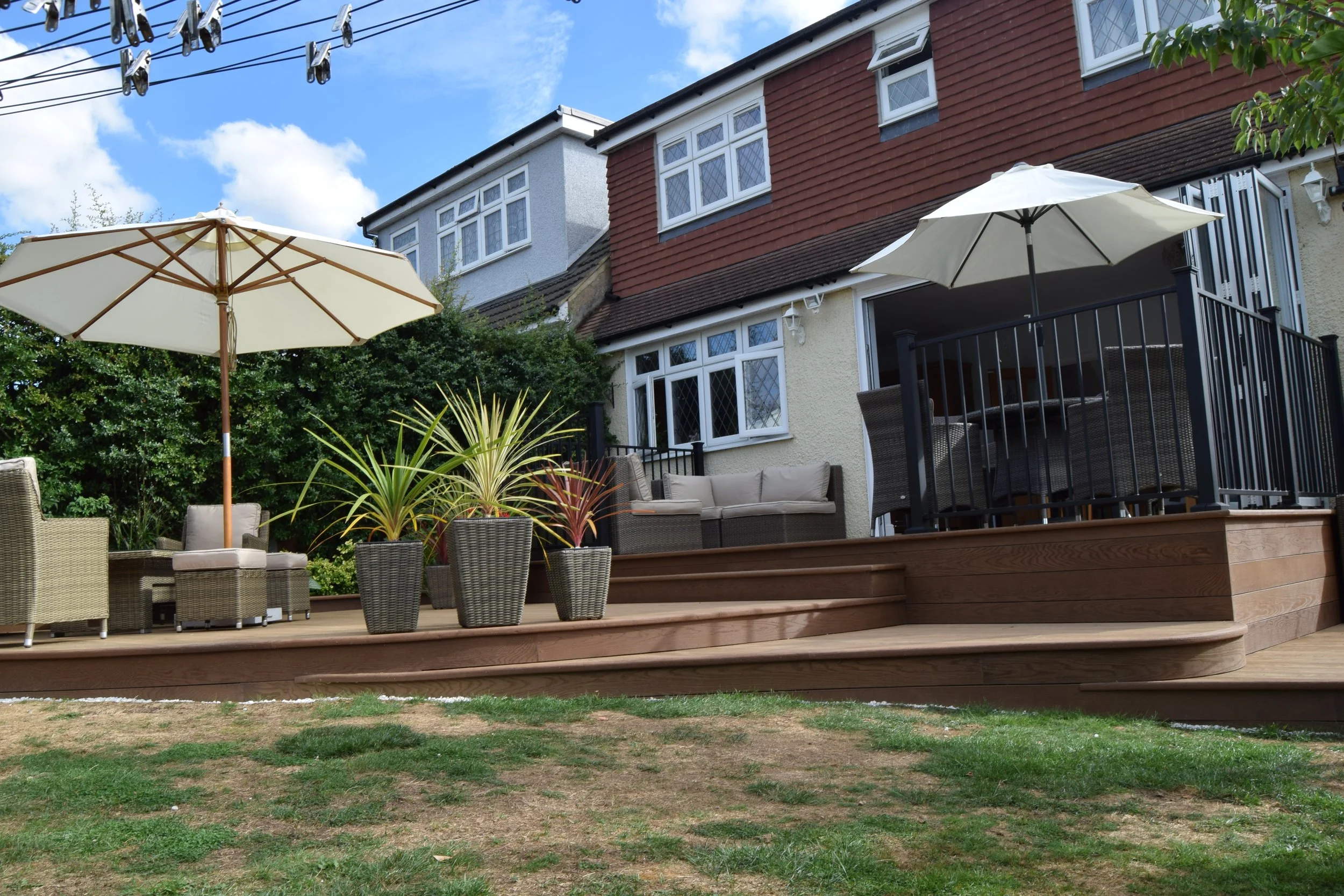 Curved Multi-Level Millboard Composite Decking – Chigwell, Essex (17).JPG