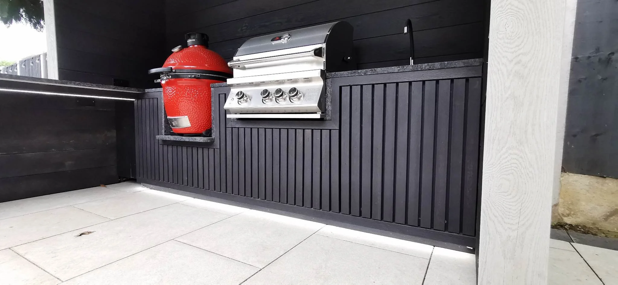 outdoor kitchen.jpg