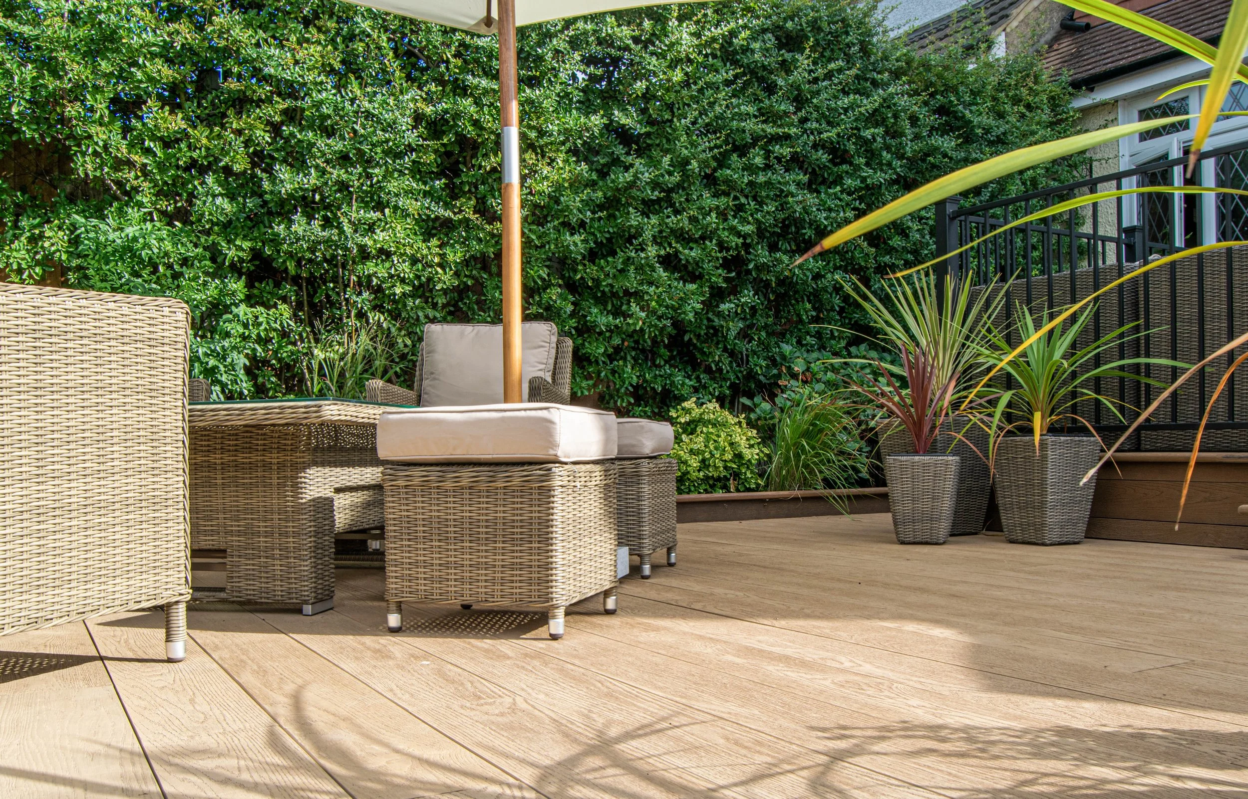 Curved Multi-Level Millboard Composite Decking – Chigwell, Essex (51).jpg